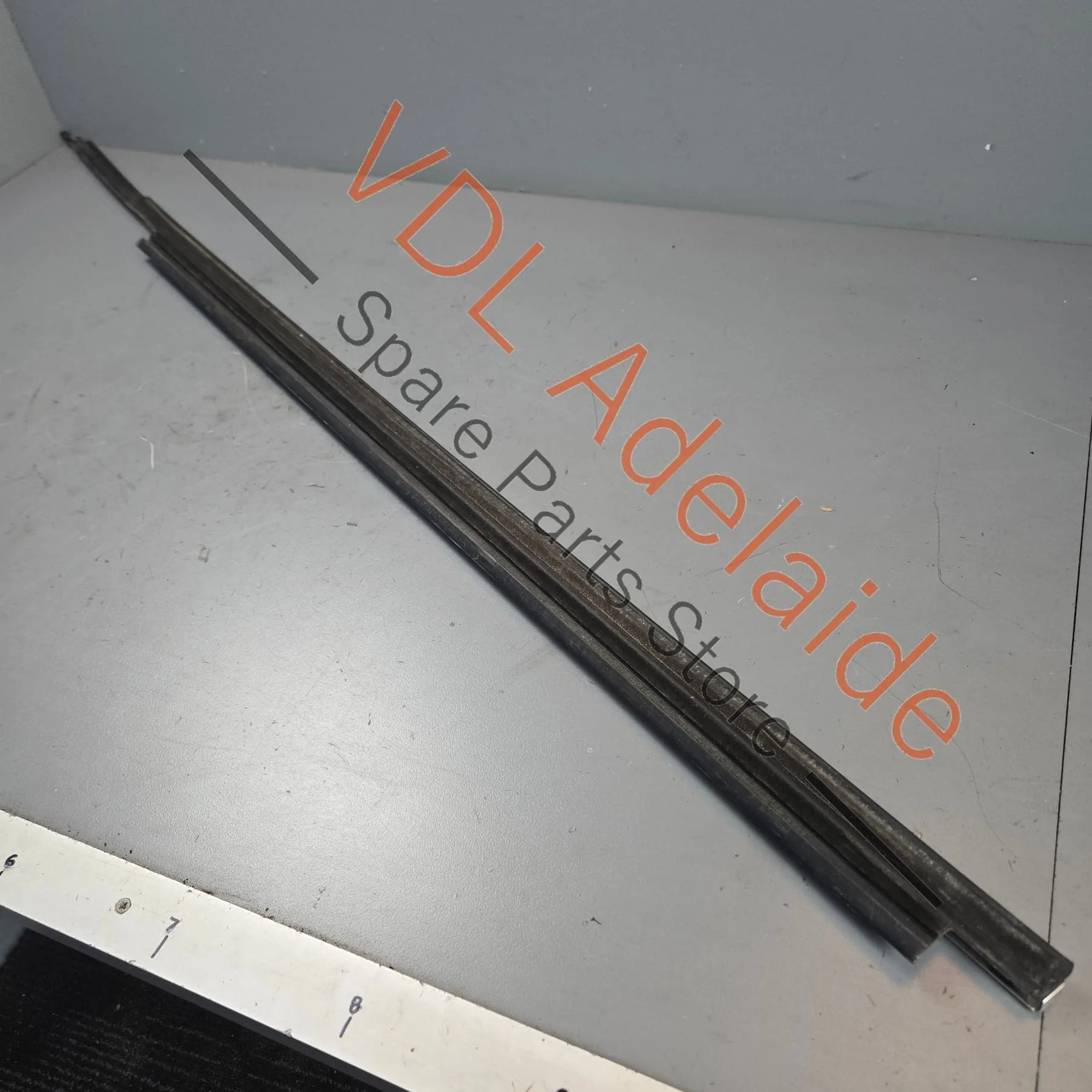 Audi A5 S5 RS5 Left Door Window Slot Aperture Seal Aluminium Matt 8T0853284J 1L1 - Image 3