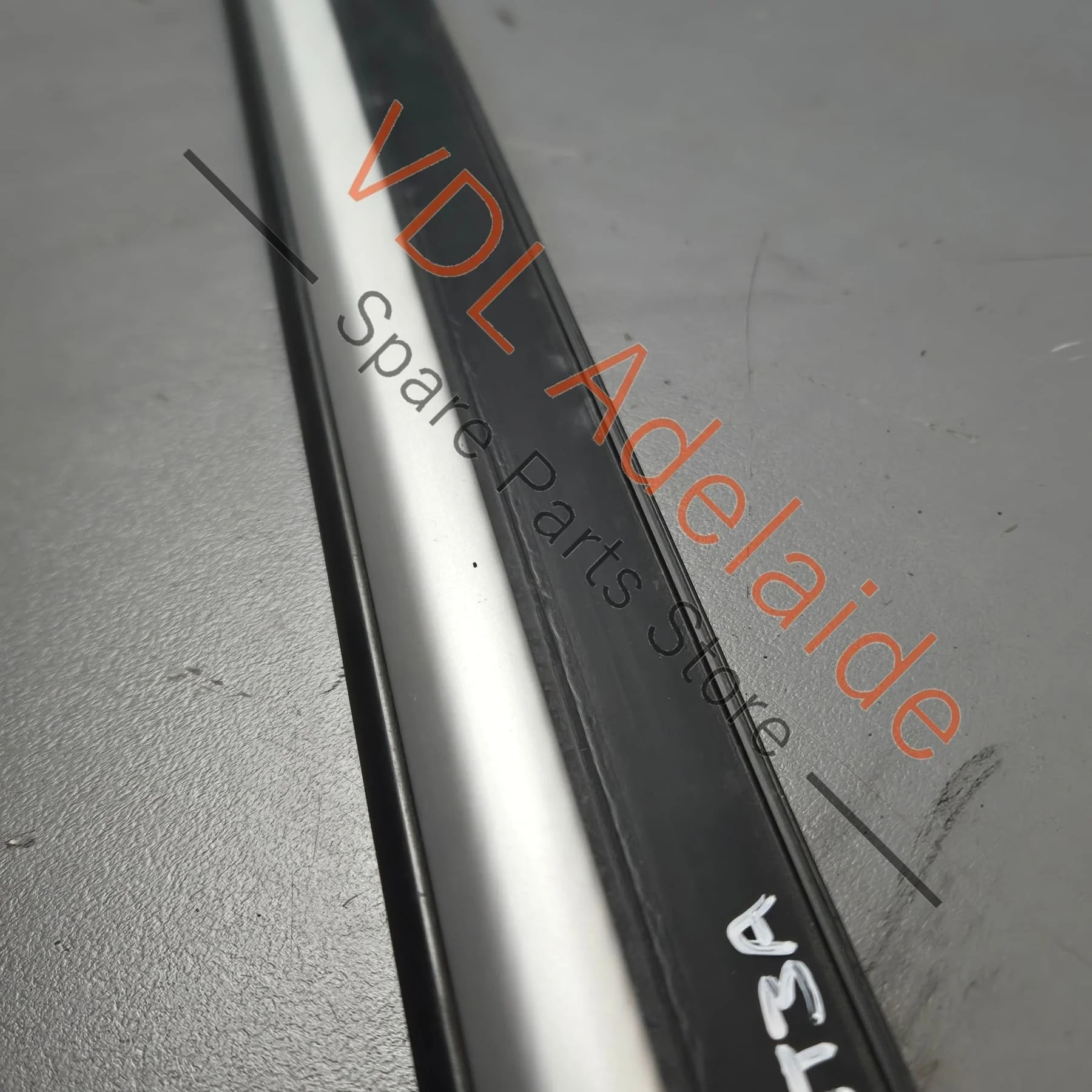 Audi A5 S5 RS5 Left Door Window Slot Aperture Seal Aluminium Matt 8T0853284J 1L1 - Image 5