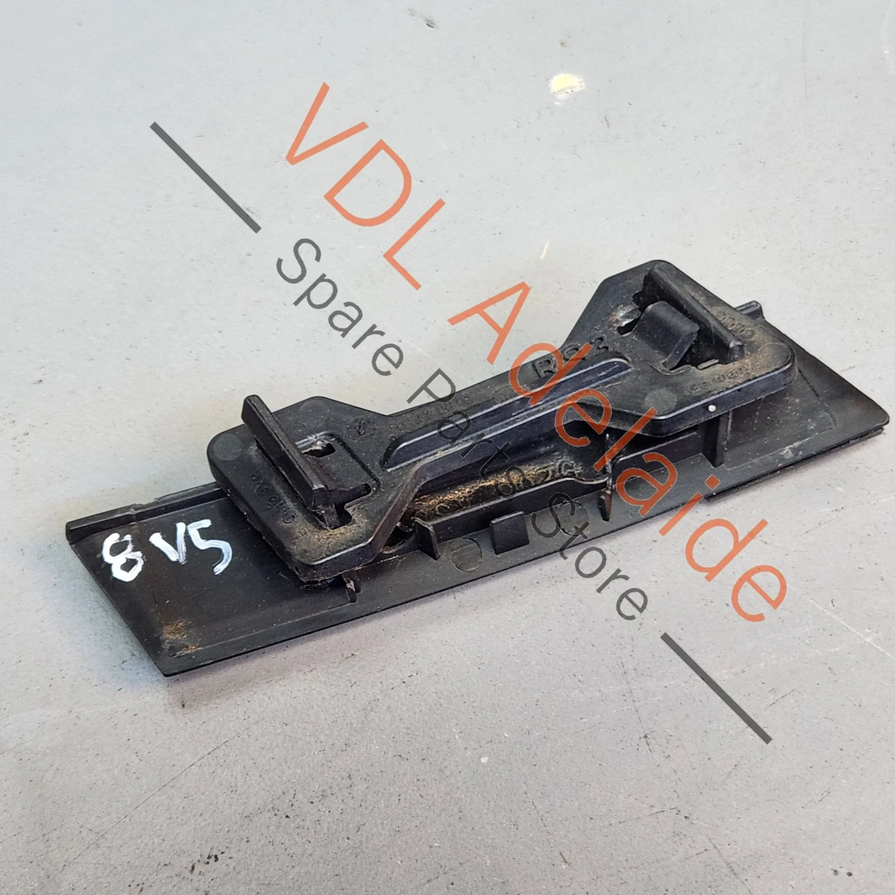 Genuine Audi RS3 8V Front Grille Badge 8V4853736 - Image 2