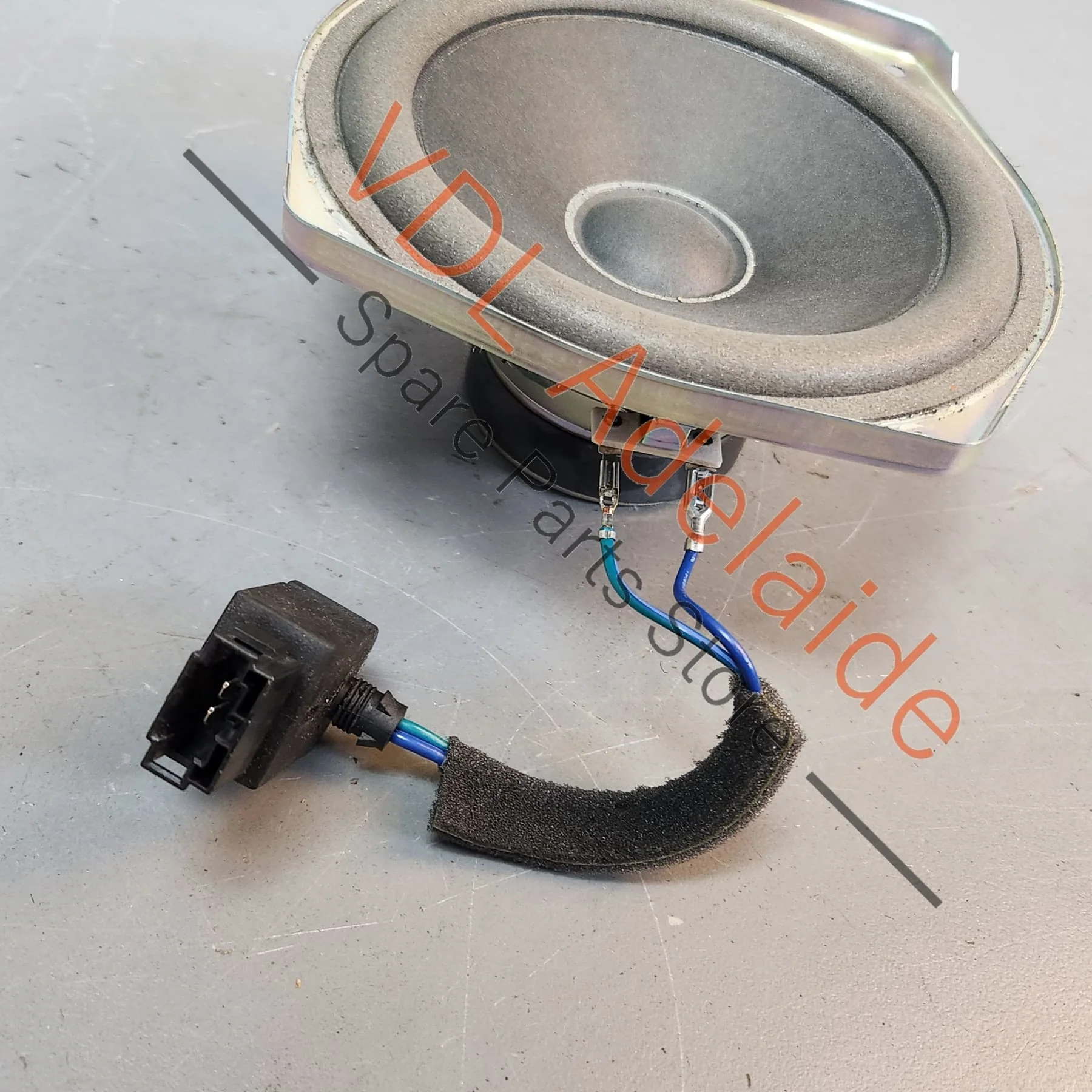 Audi A3 S3 RS3 Premium Sound BOSE Boot mounted Subwoofer Speaker for BASSBOX 8V0035382D - Image 4