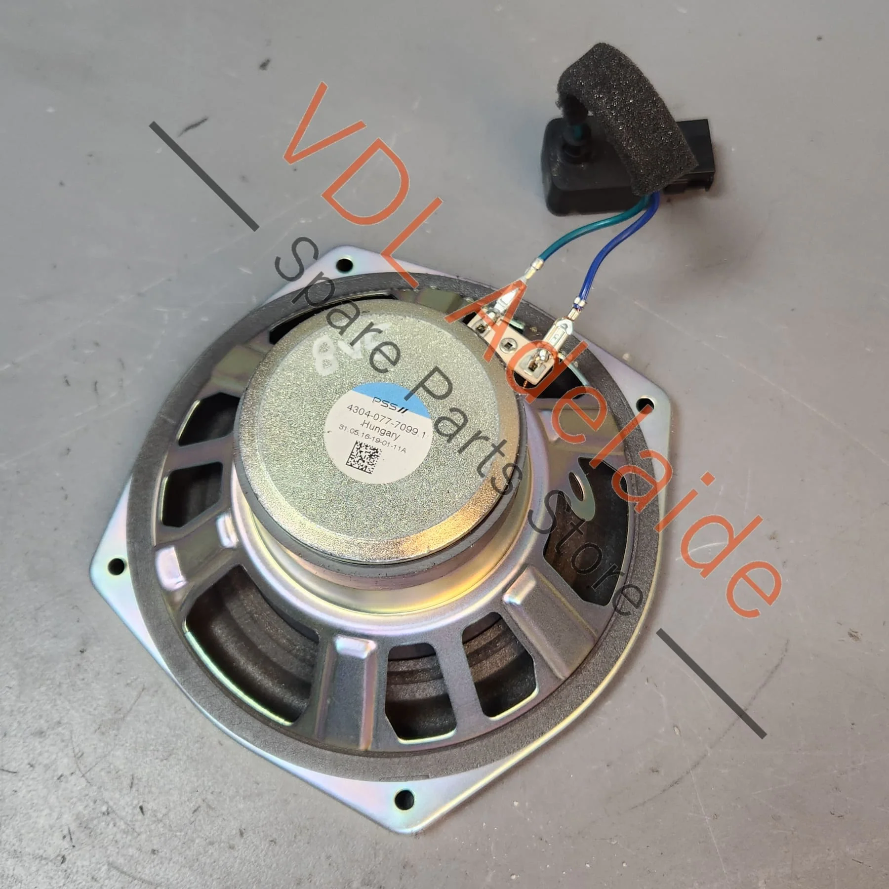 Audi A3 S3 RS3 Premium Sound BOSE Boot mounted Subwoofer Speaker for BASSBOX 8V0035382D - Image 5