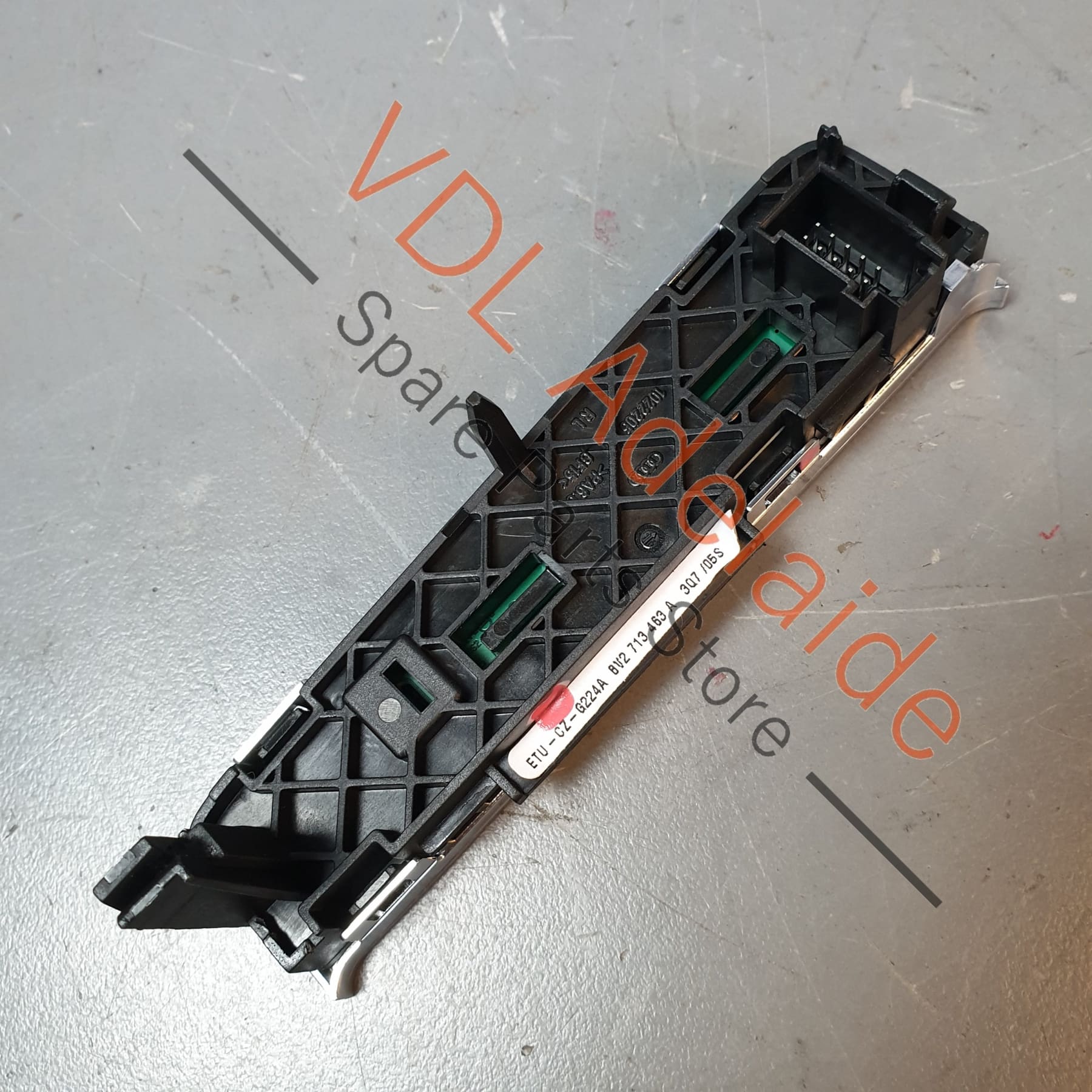 Audi RS3 S3 A3 8V Auto Gear Shift Selector Display Unit RHD 8V2713463A - Image 4