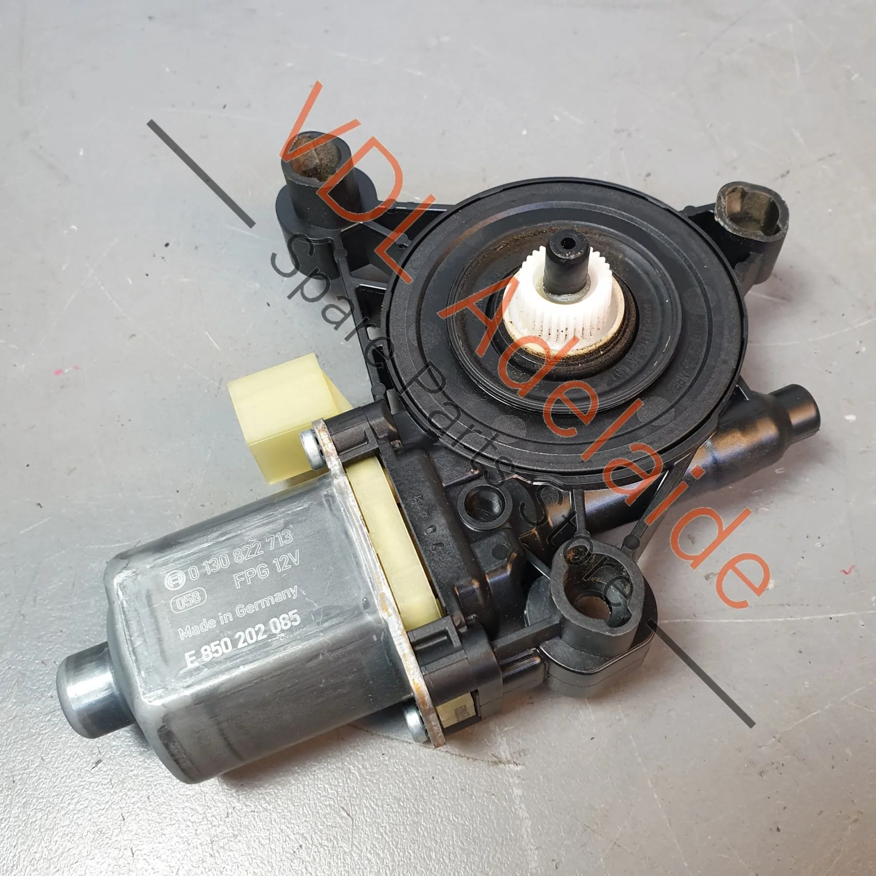 Audi RS3 S3 A3 8V Rear Left Window Regulator Motor 5Q0959801 - Image 3