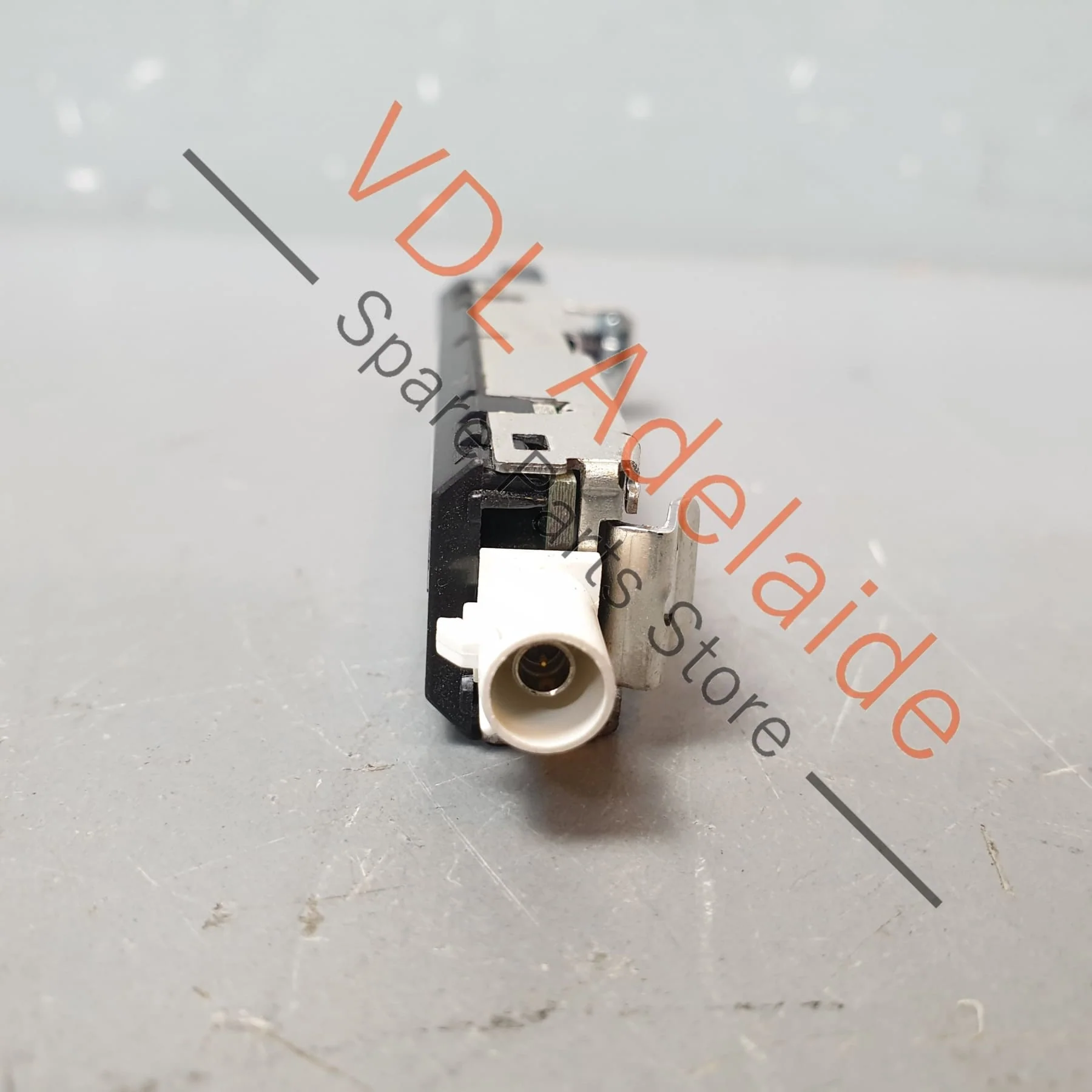 Audi RS3 S3 A3 8V Rear Left Upper Aerial Amplifier 8V4035225 - Image 3