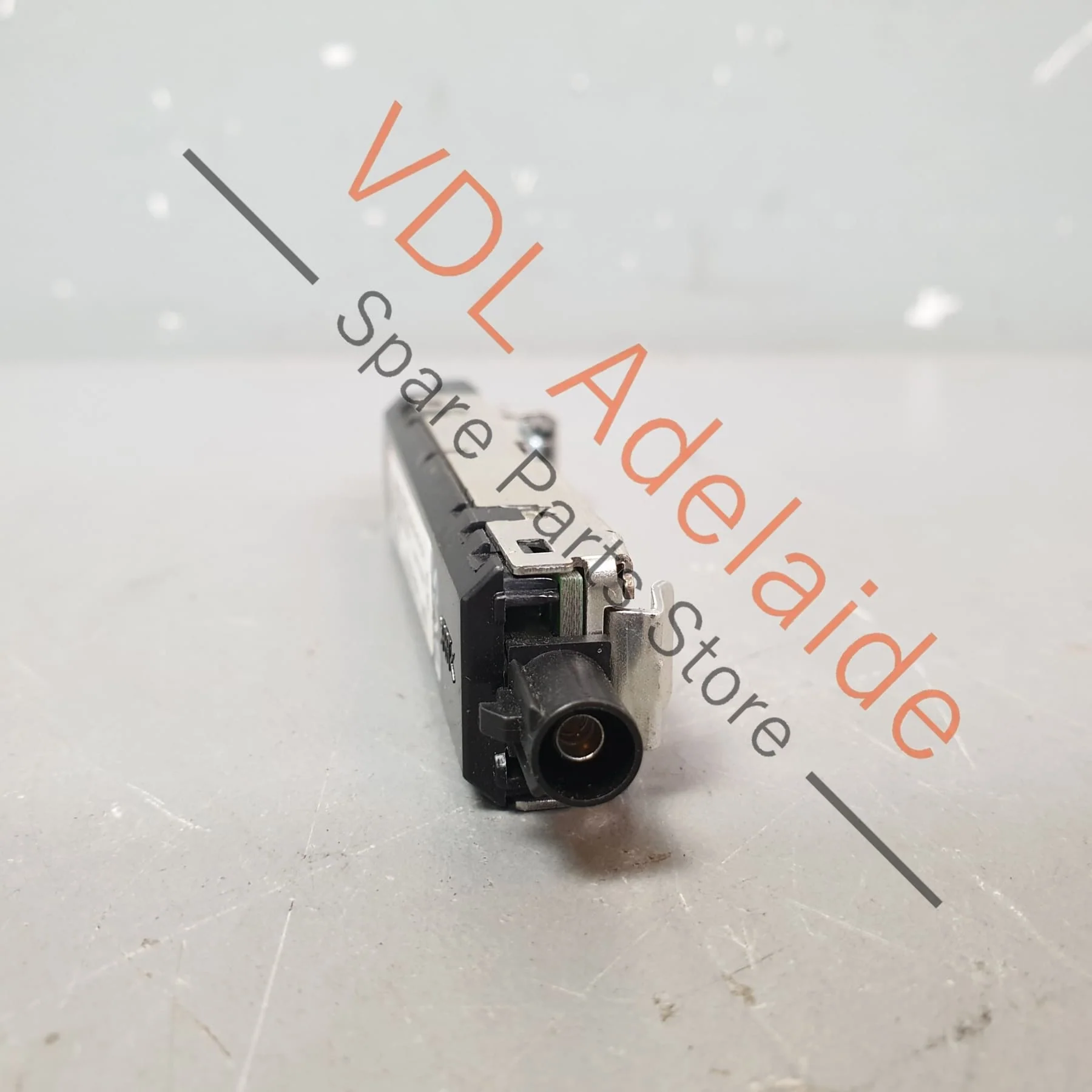 Audi RS3 S3 A3 8V Rear Right Upper Aerial Amplifier 8V4035225D - Image 3