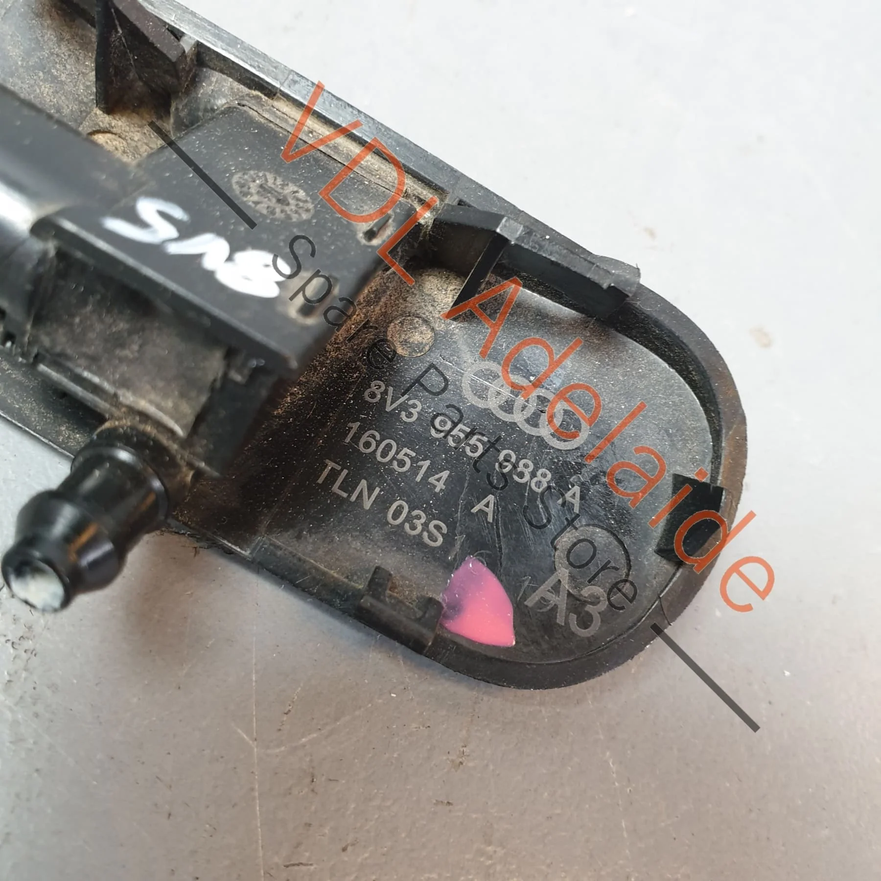 Audi RS3 S3 A3 8V Windscreen Washer Right Spray Nozzle Heated 8V3955988A - Image 2