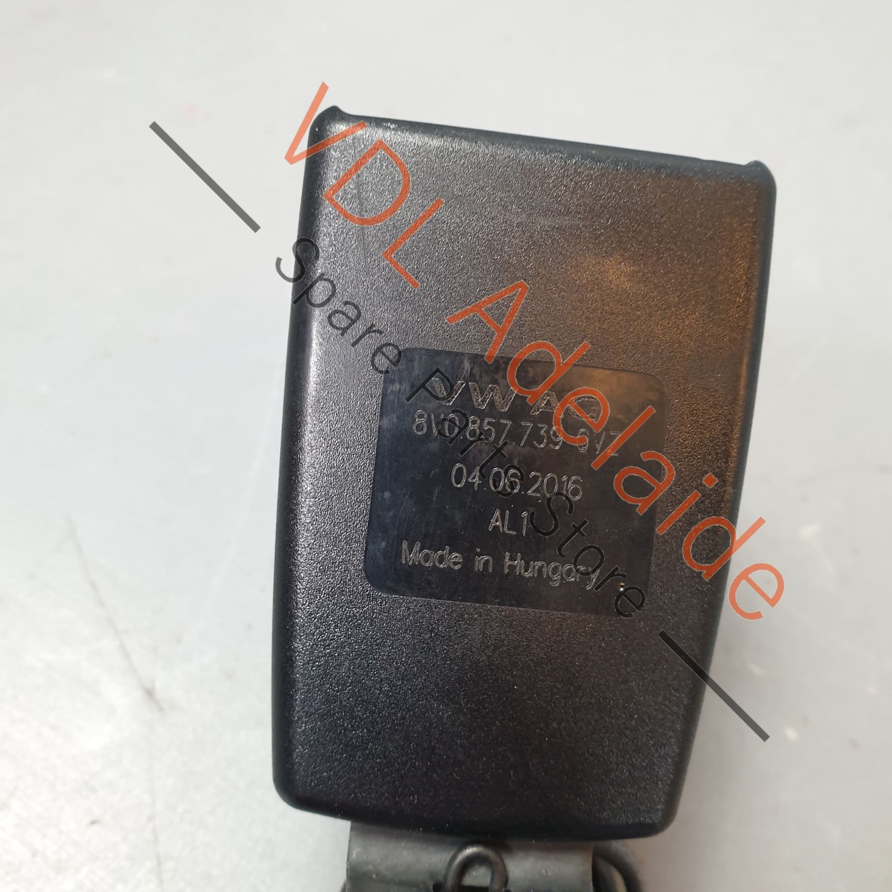 Audi RS3 S3 A3 8V Rear Left Centre Double Belt Latch Clasp Buckle 8V0857739 - Image 2