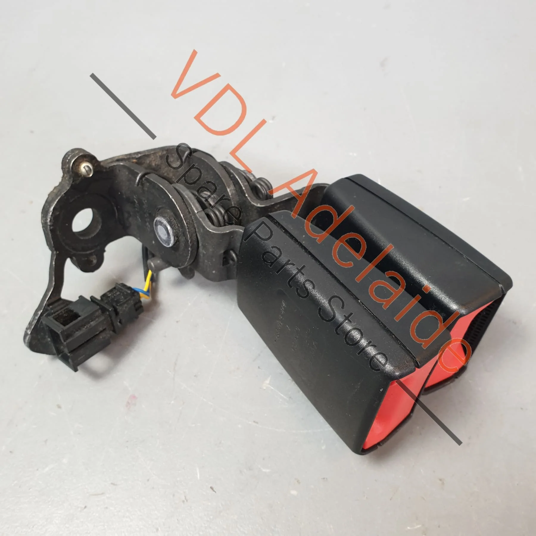 Audi RS3 S3 A3 8V Rear Left Centre Double Belt Latch Clasp Buckle 8V0857739 - Image 6