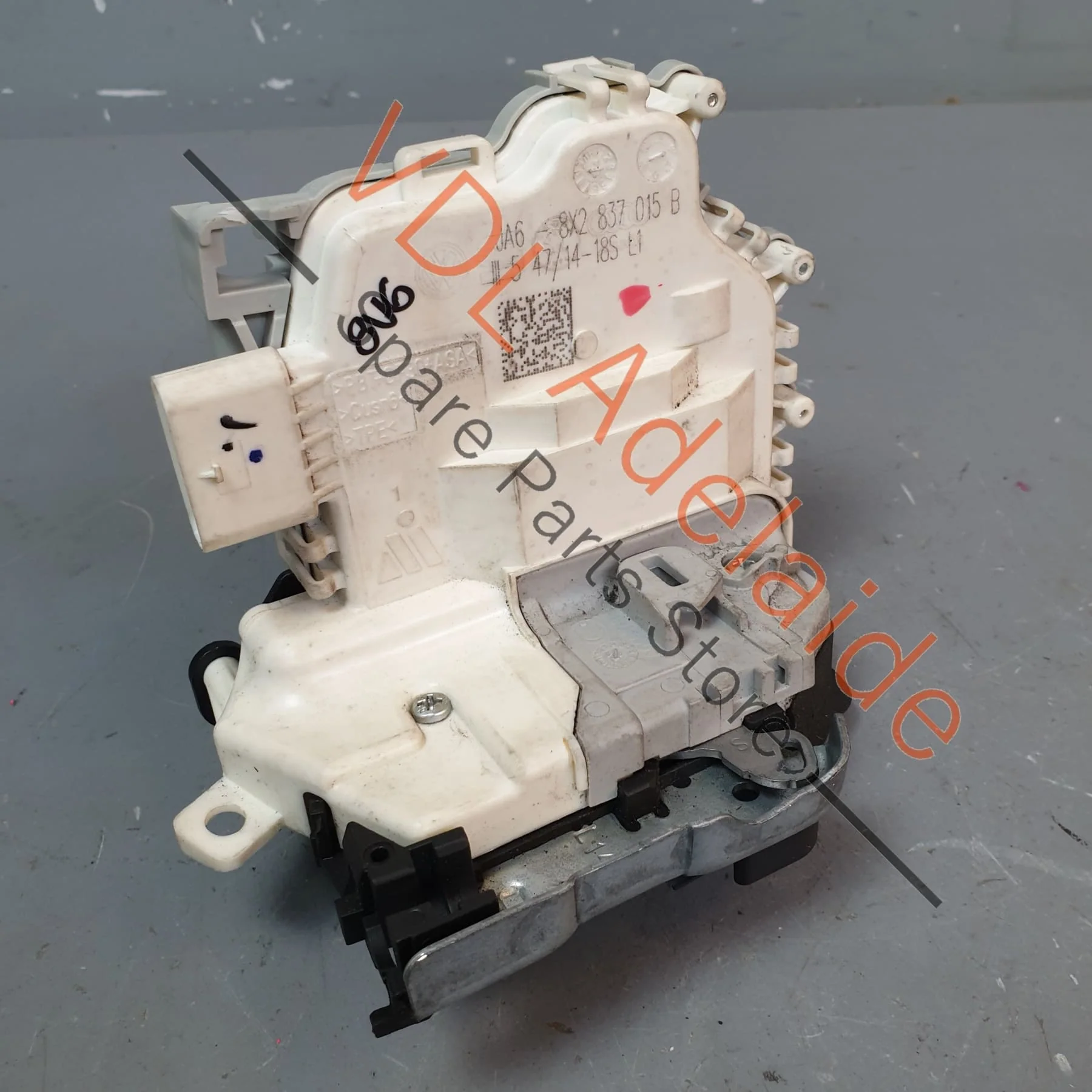 Audi A3 S3 RS3 8V Front Left Passenger Door Lock Mechanism for keyless entry models 8X2837015B