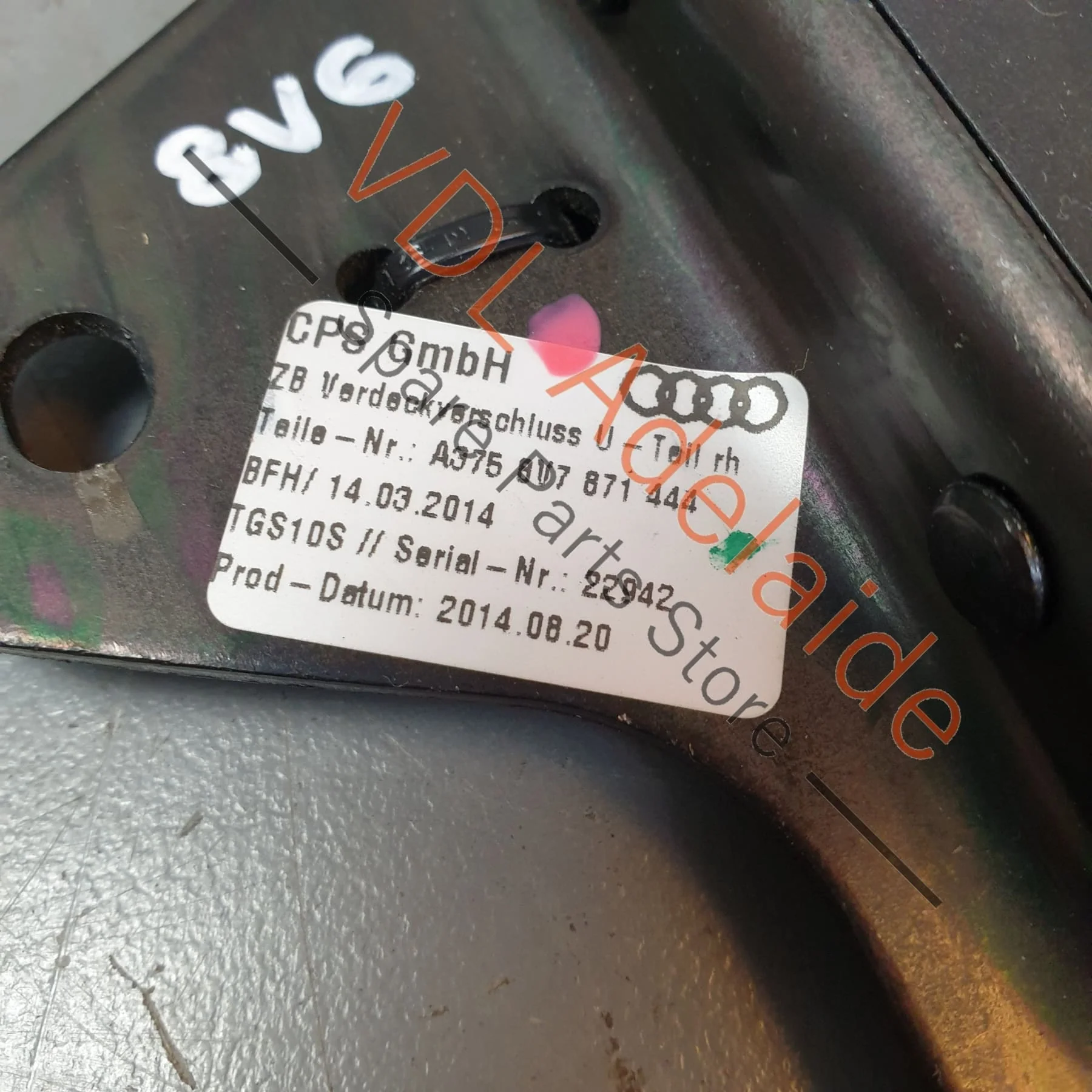 Audi A3 S3 Convertible Soft Top Roof Catch Bracket Right 8V7871444 - Image 2