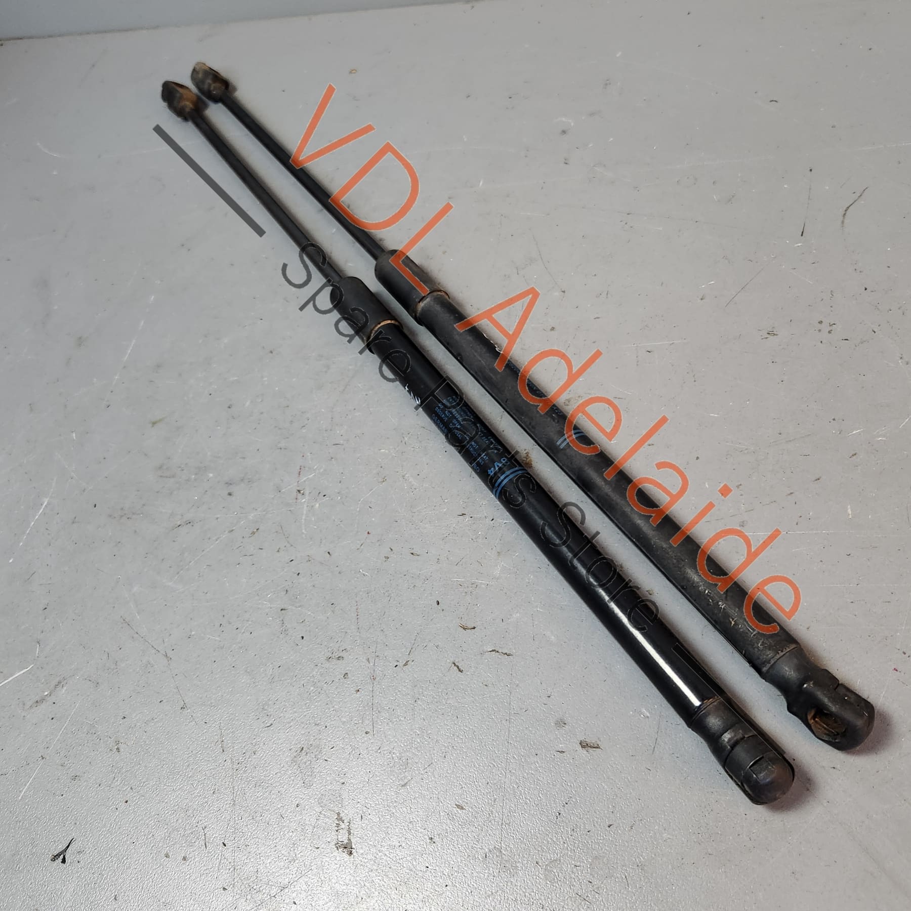 Audi RS3 8V Pair of Tailgate Boot Rear Lid Gas Filled Strut Prop Lift 8V4827552