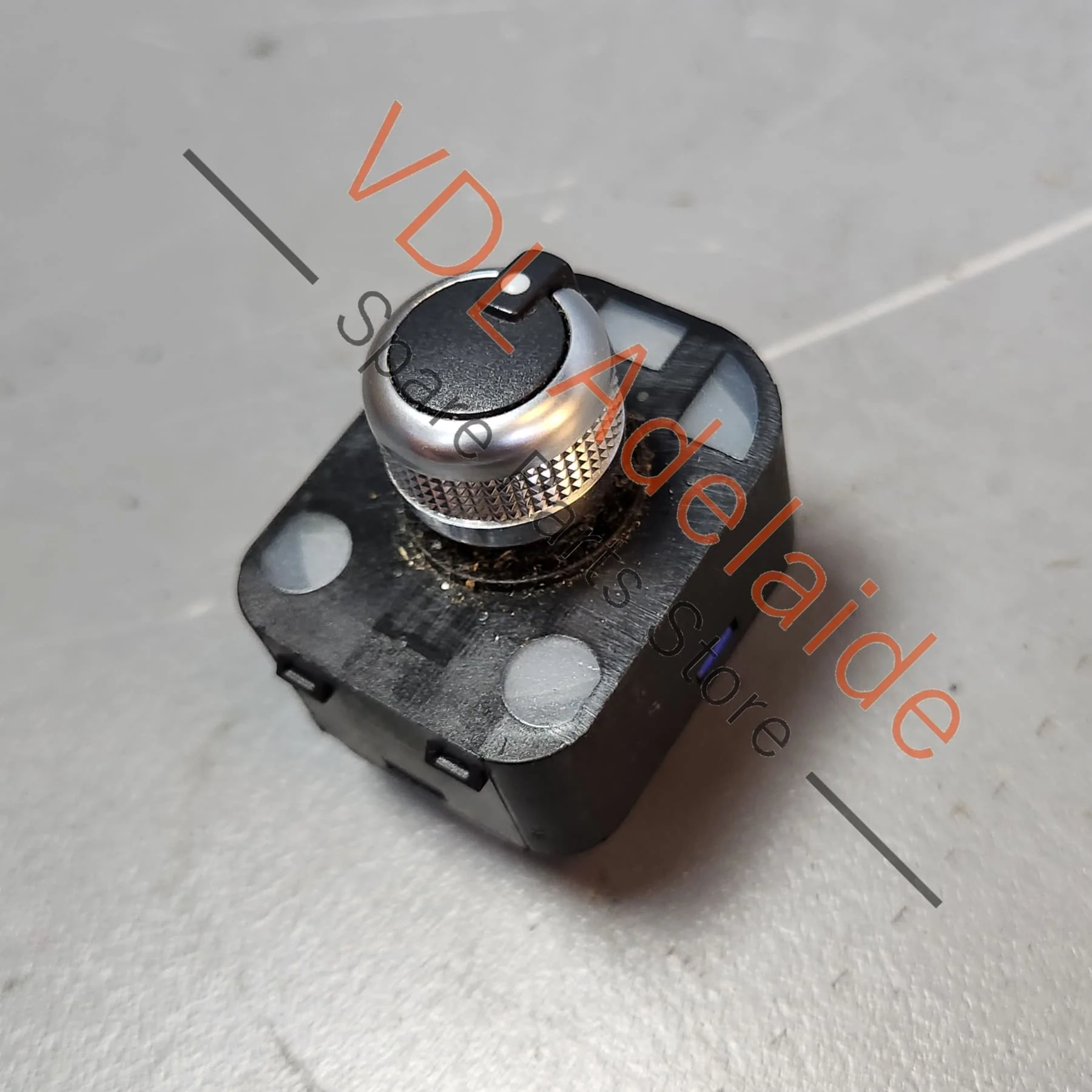 Audi RS3 A3 S3 8V Switch for Power Folding Mirror Adjustment 8V0959565E - Image 5