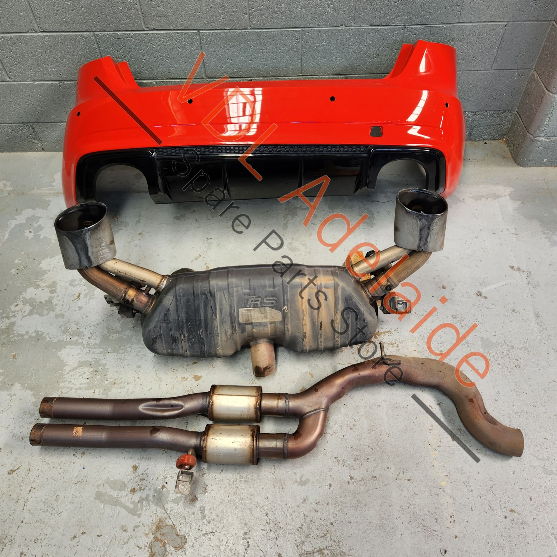 Audi RS3 8V Hatch Rear Bumper Assembly & Rear Muffler Y6Y6 Y6 / Y3T Catalunya Red Metallic