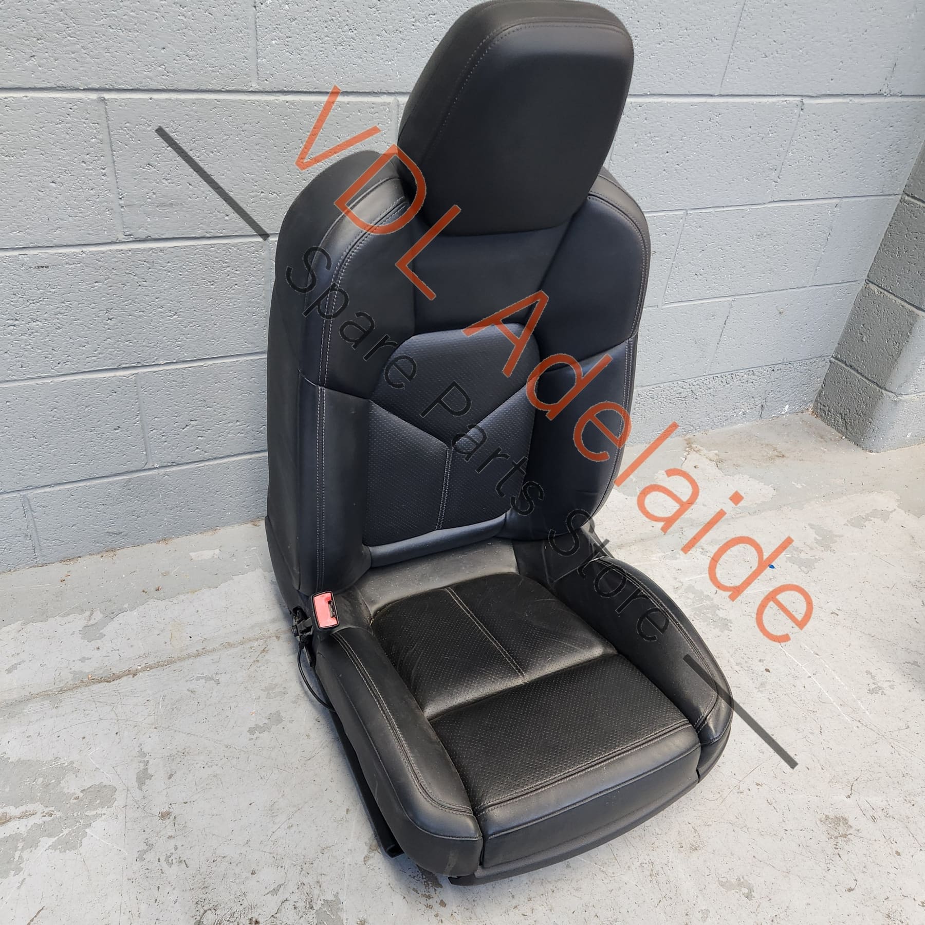 Porsche Cayenne 958 Front Left Seat Complete Black Leather - Not heated - 95861876004 9A7959747B - Image 4