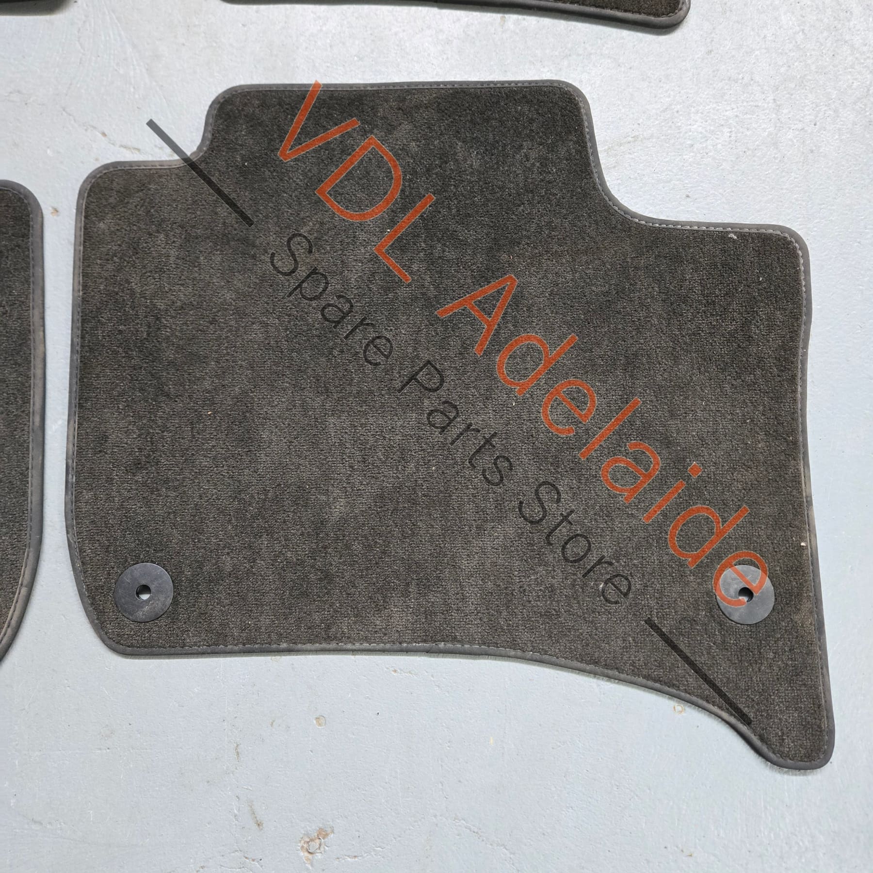 Porsche 958 Cayenne Genuine OEM Set of Floor Mats - Image 8