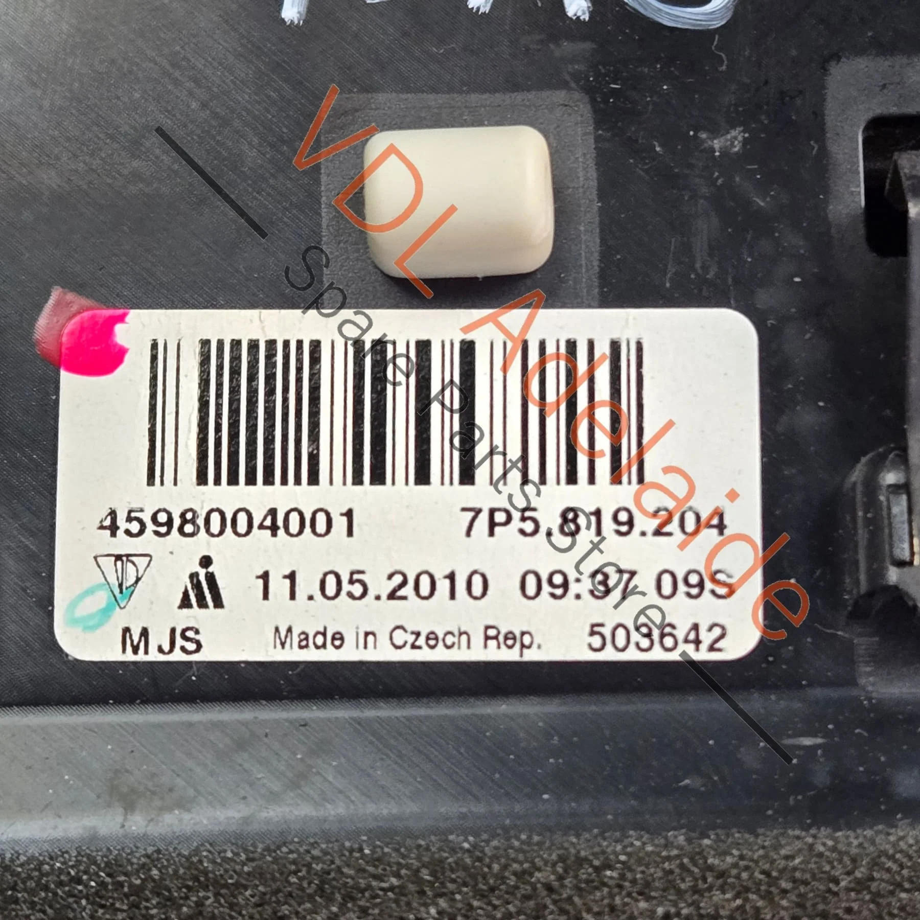 Porsche Cayenne Rear Right Side Dashboard Air Vent 7P5819204 - Image 5