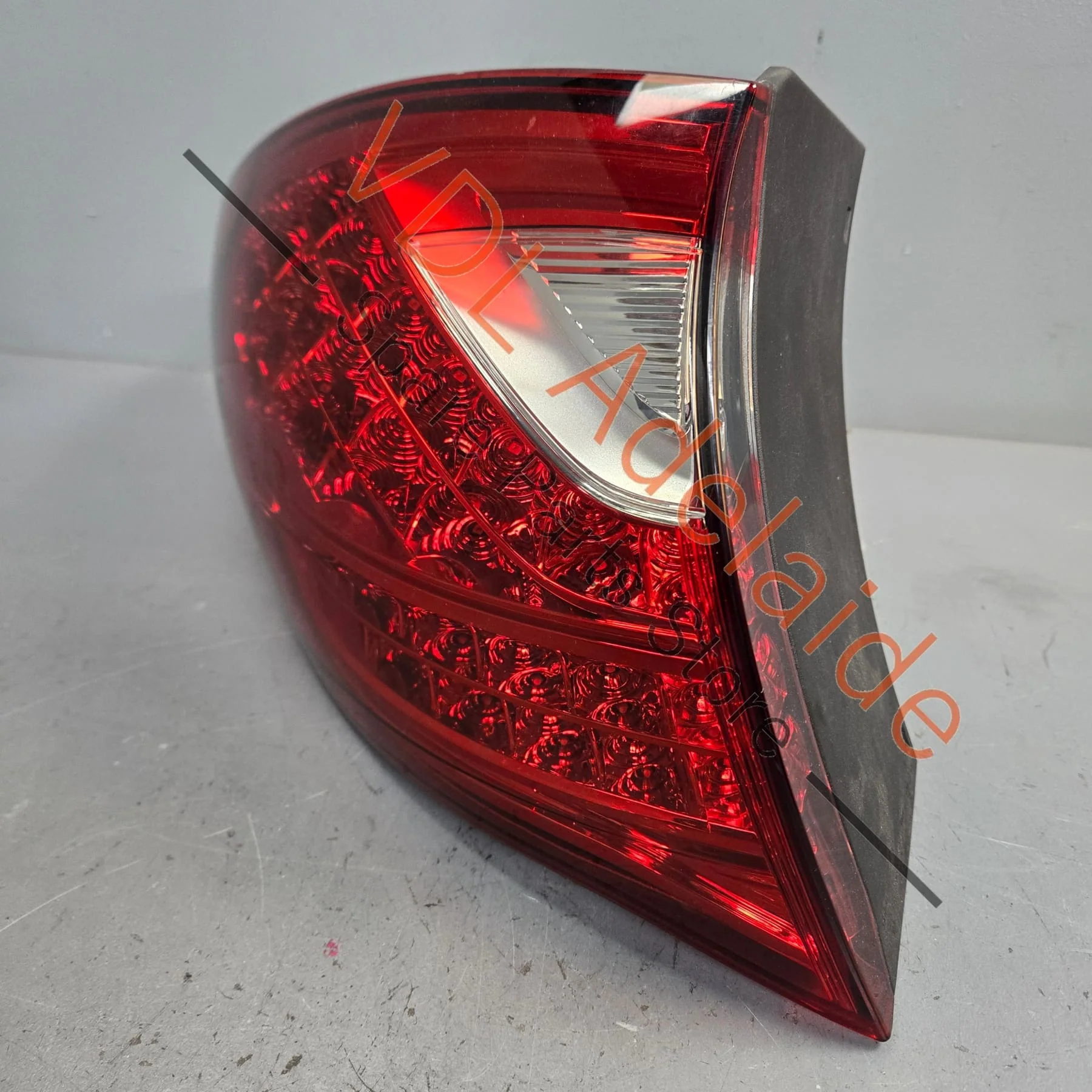 Porsche Cayenne 958 Left Rear Outer Tail Light 95863109501 7P5945095F 958945095 - Image 2