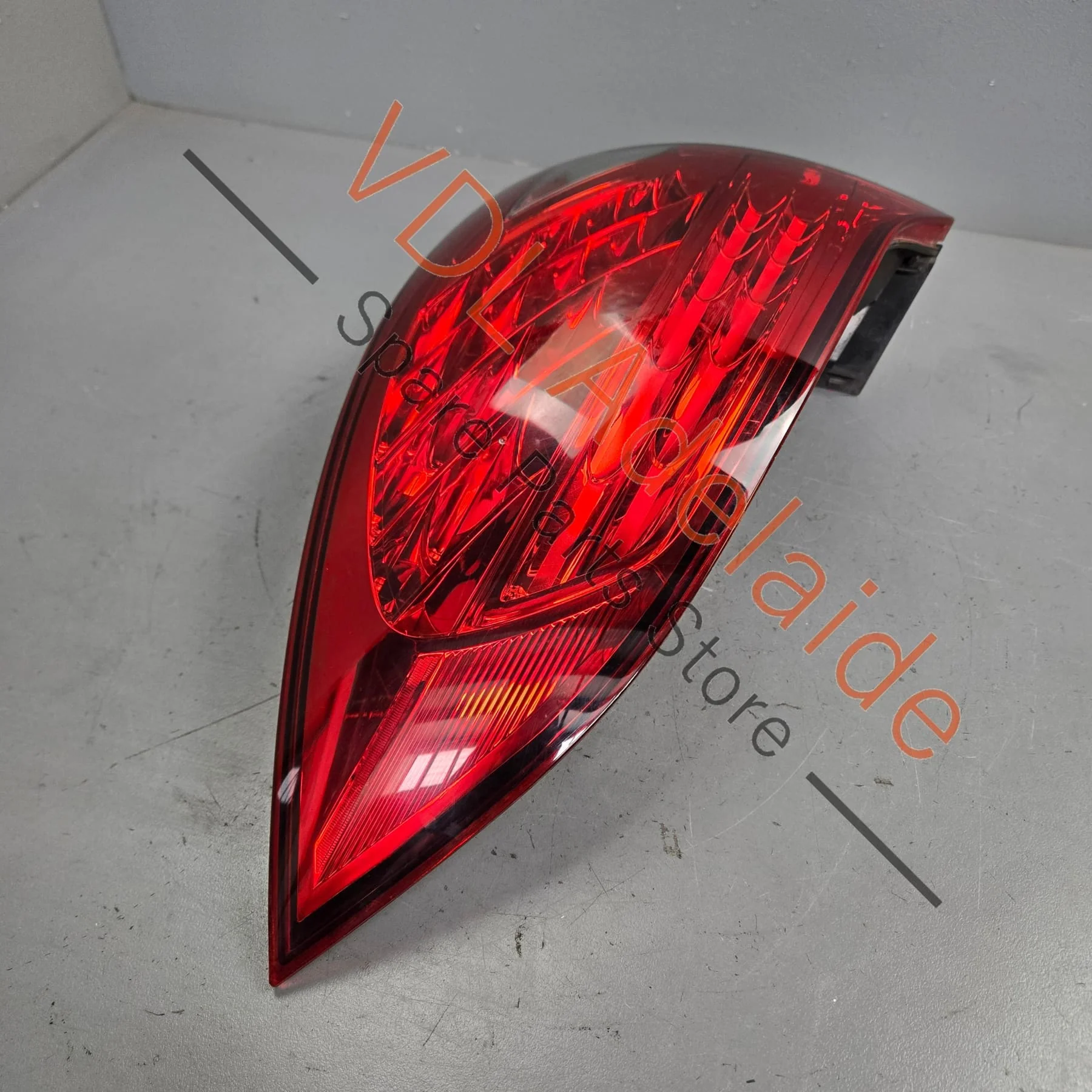 Porsche Cayenne 958 Left Rear Outer Tail Light 95863109501 7P5945095F 958945095 - Image 4
