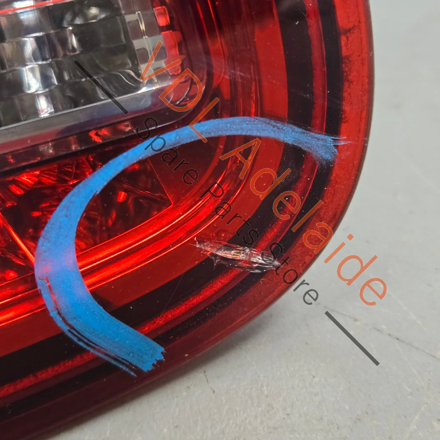Porsche Cayenne 958 Left Rear Inner Tail Light 95863109301 7P5945093K 958945093 **Discounted stock, minor chip** - Image 2