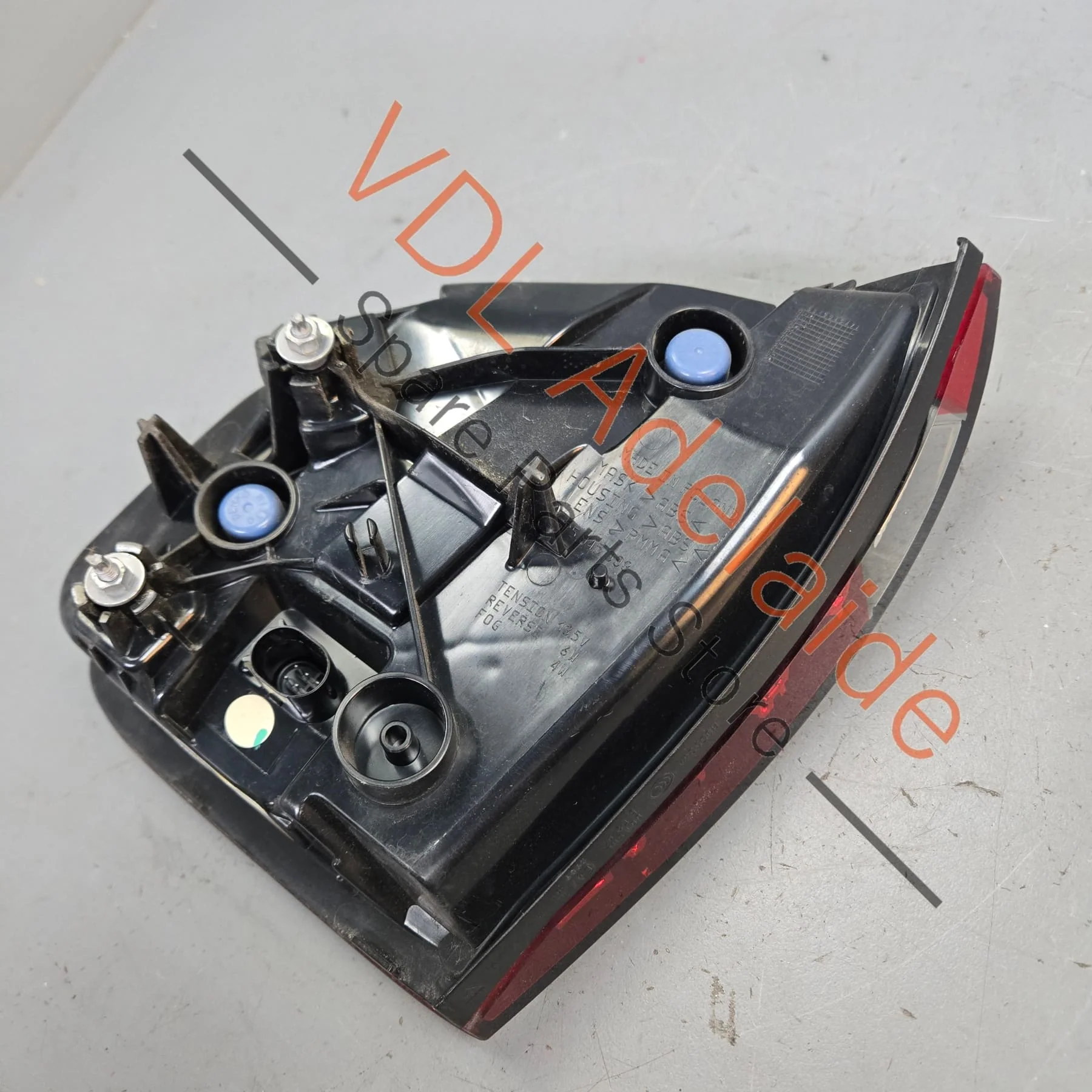 Porsche Cayenne 958 Left Rear Inner Tail Light 95863109301 7P5945093K 958945093 **Discounted stock, minor chip** - Image 5