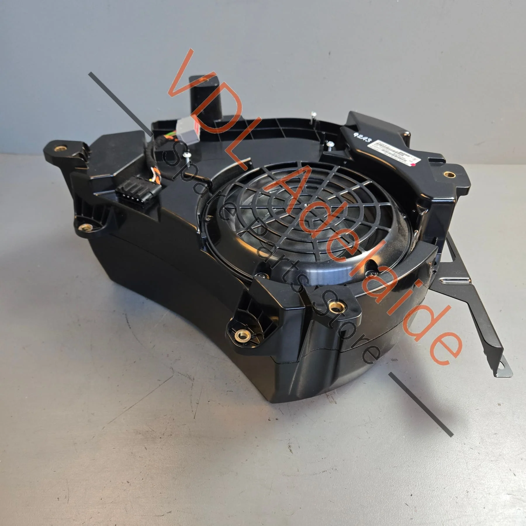 Porsche Cayenne 958 Bose Sub Woofer 7P5035481D - Image 4