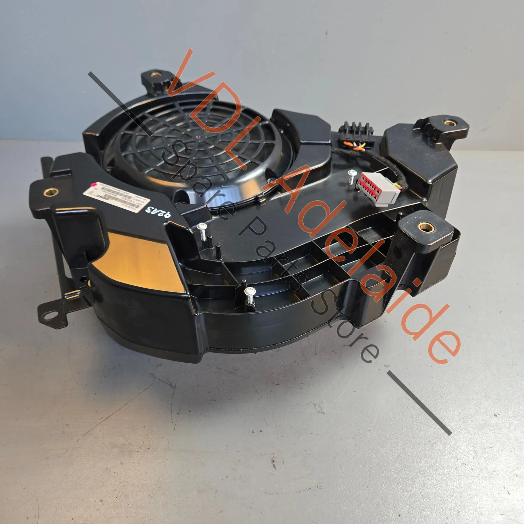 Porsche Cayenne 958 Bose Sub Woofer 7P5035481D - Image 5