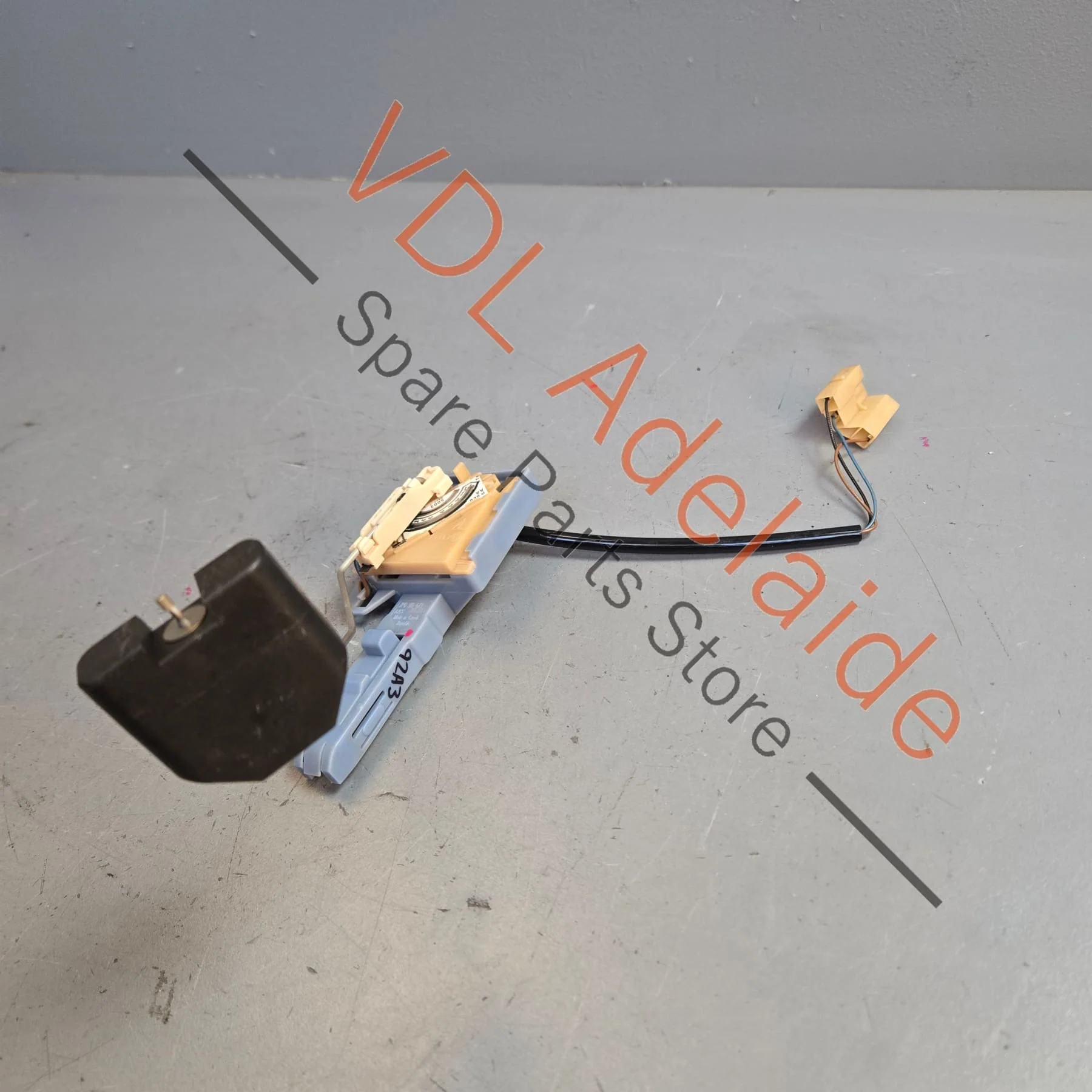 Porsche Cayenne 958 Fuel Level Sensor Sender 7P0919673 95862083101 - Image 2