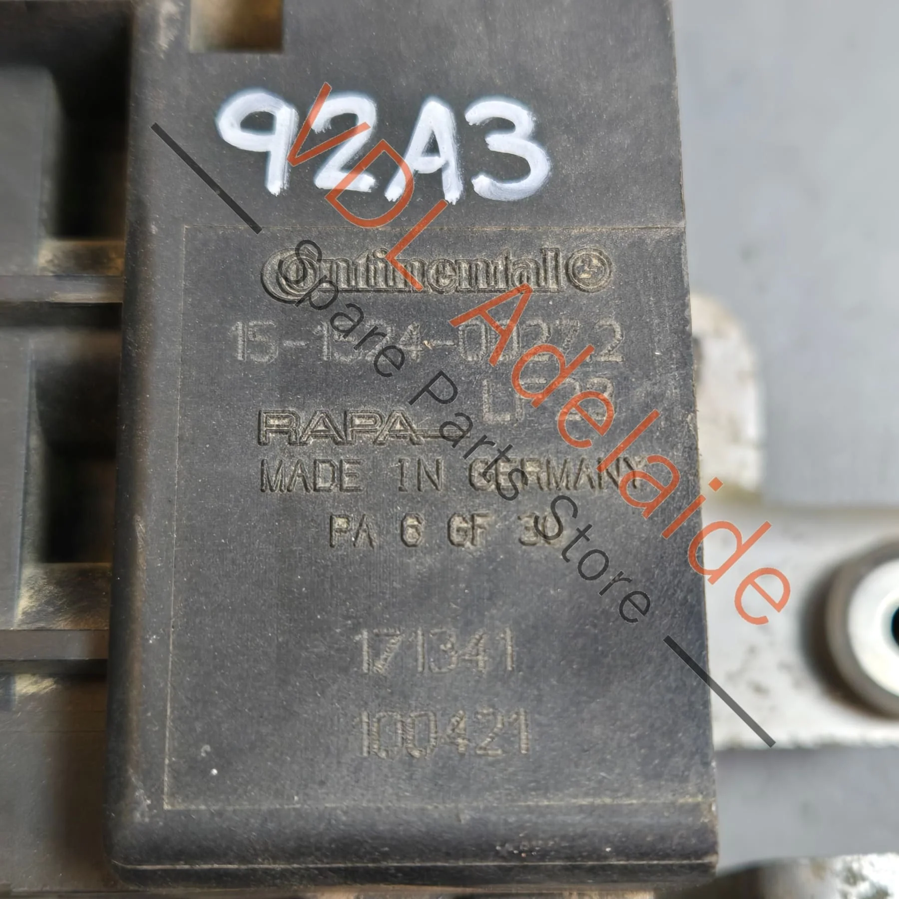 Porsche Cayenne 958 Air Suspension Valve Block 7L0616251 - Image 2