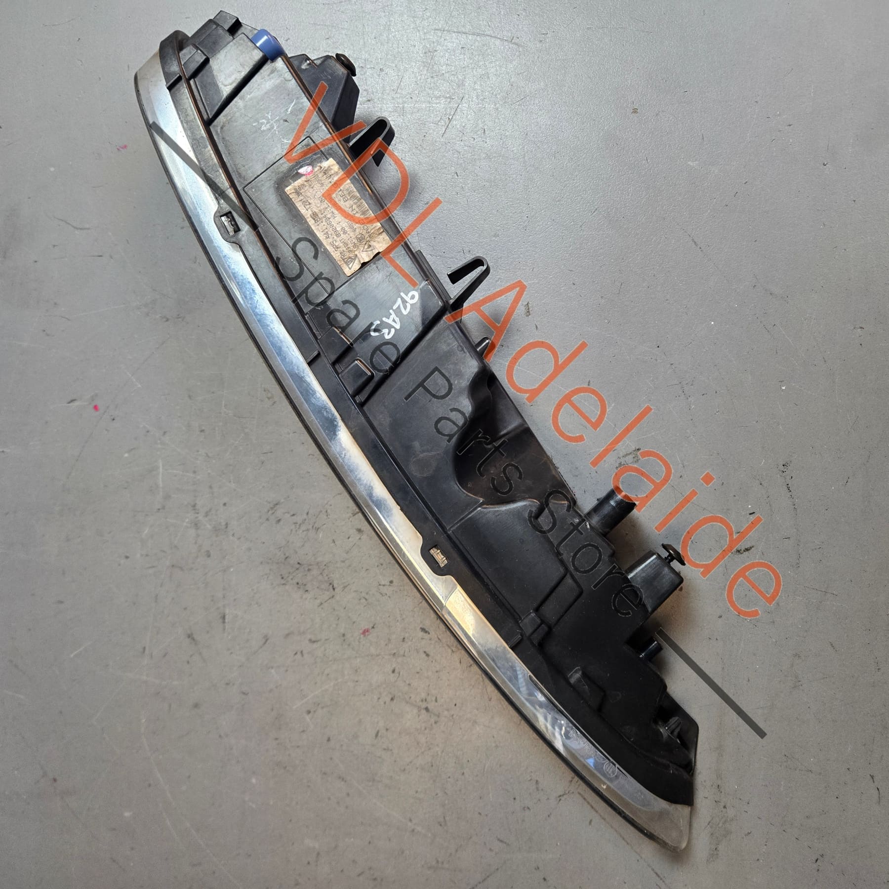 Genuine Porsche Cayenne 958 Right Lower DRL Additional Headlight 95863118200 - Image 4