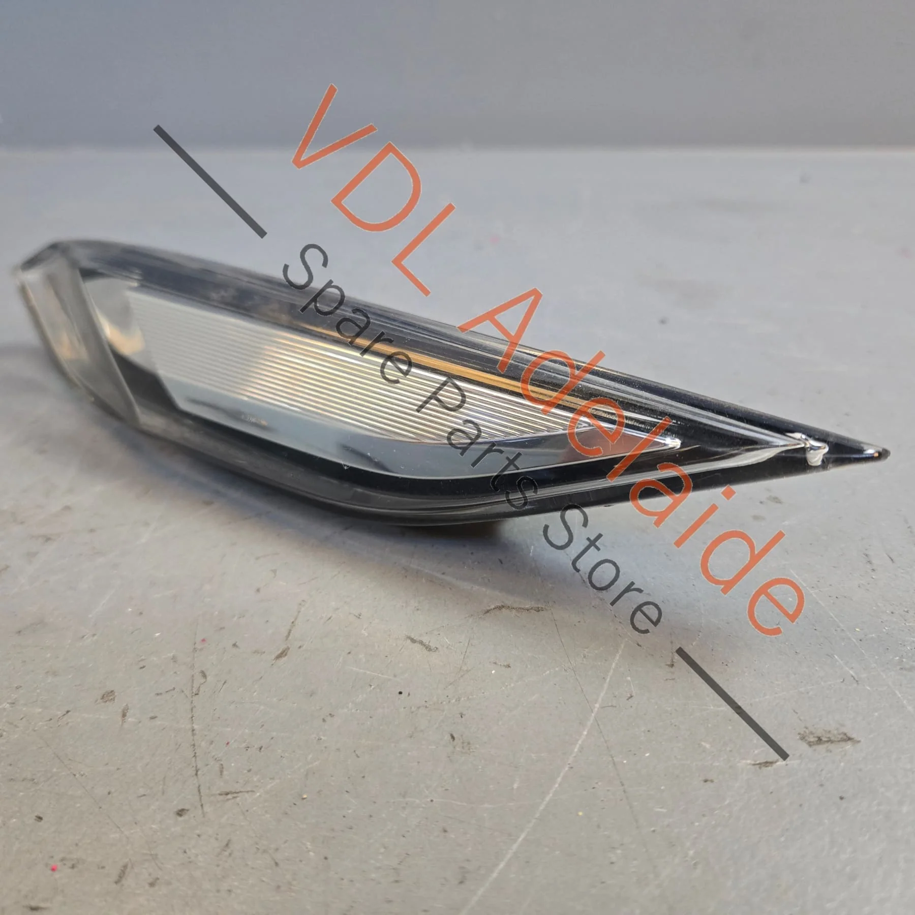 Genuine Porsche Cayenne 958 Right Side Fender Blinker Indicator 95863110200 7P5949102 - Image 3