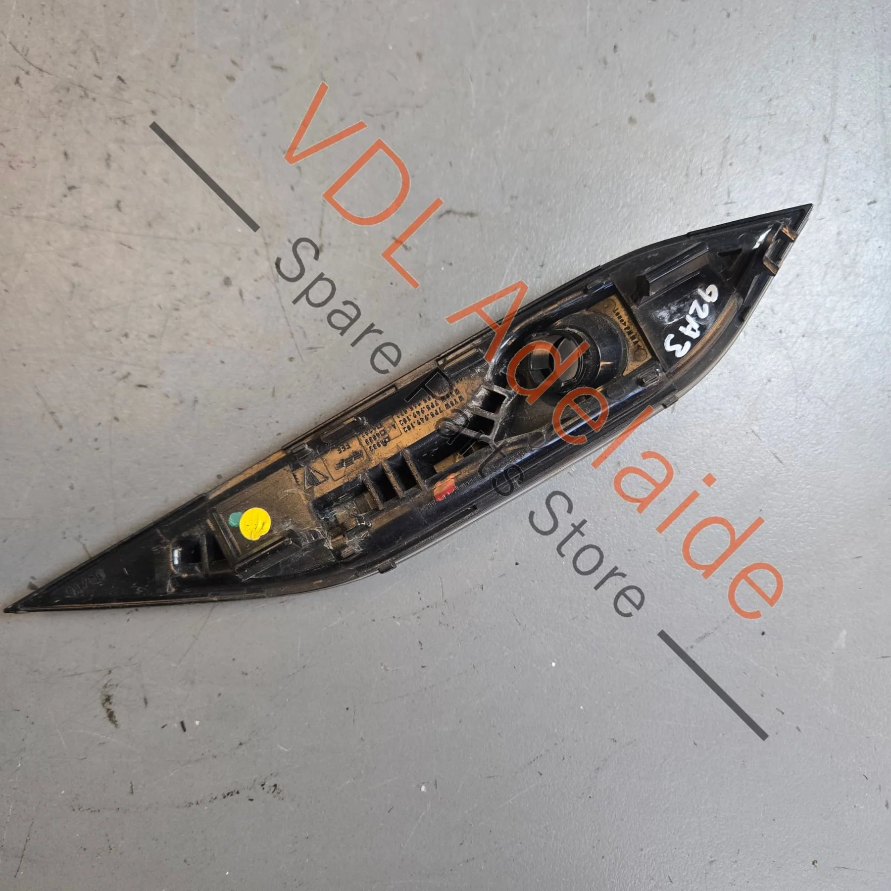 Genuine Porsche Cayenne 958 Right Side Fender Blinker Indicator 95863110200 7P5949102 - Image 5