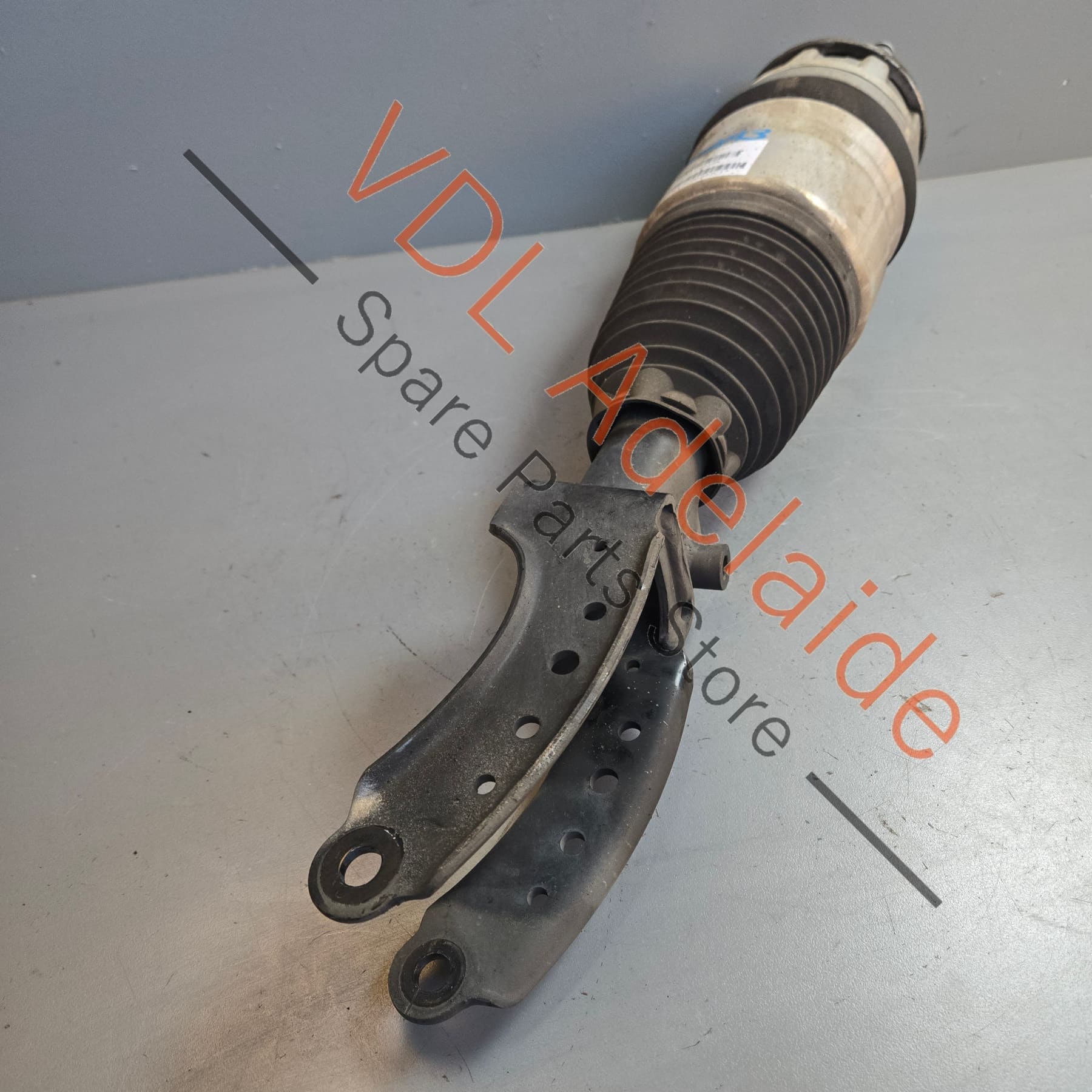 Porsche Cayenne 958 Left Front Air Suspension Strut Shock Absorber 7P5616039N 95835803904 - Image 2