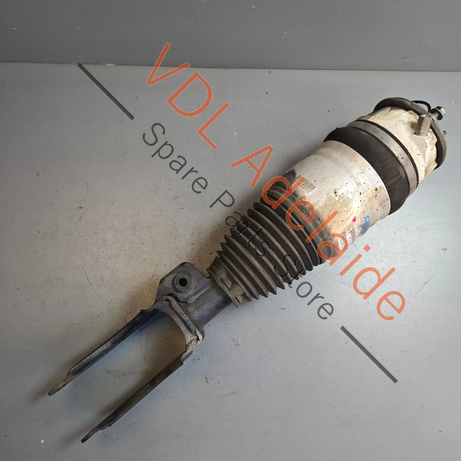 Porsche Cayenne 958 Left Front Air Suspension Strut Shock Absorber 7P5616039N 95835803904 - Image 4