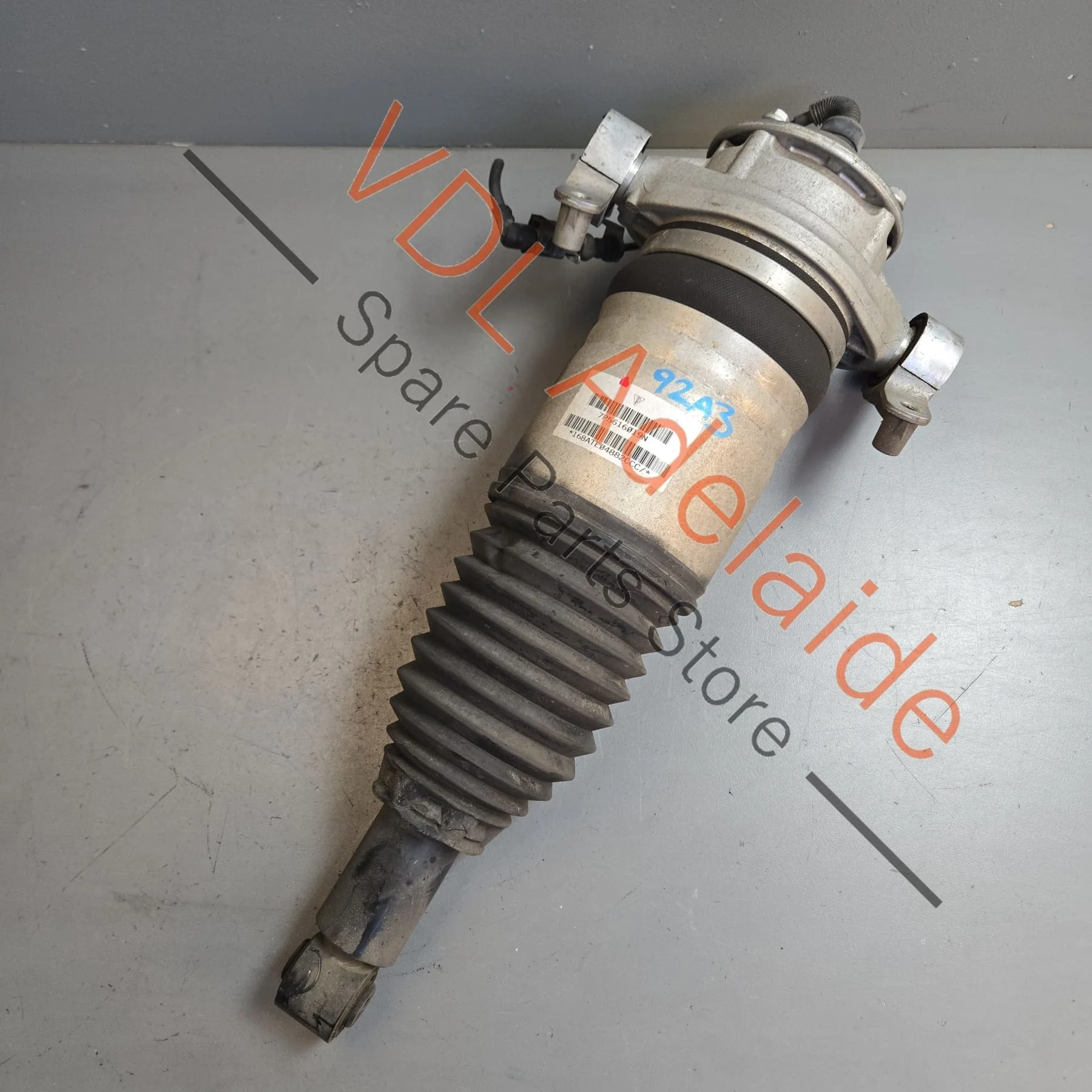 Porsche Cayenne 958 Left Rear Air Suspension Strut Shock Absorber 7P5616019N 95835801908