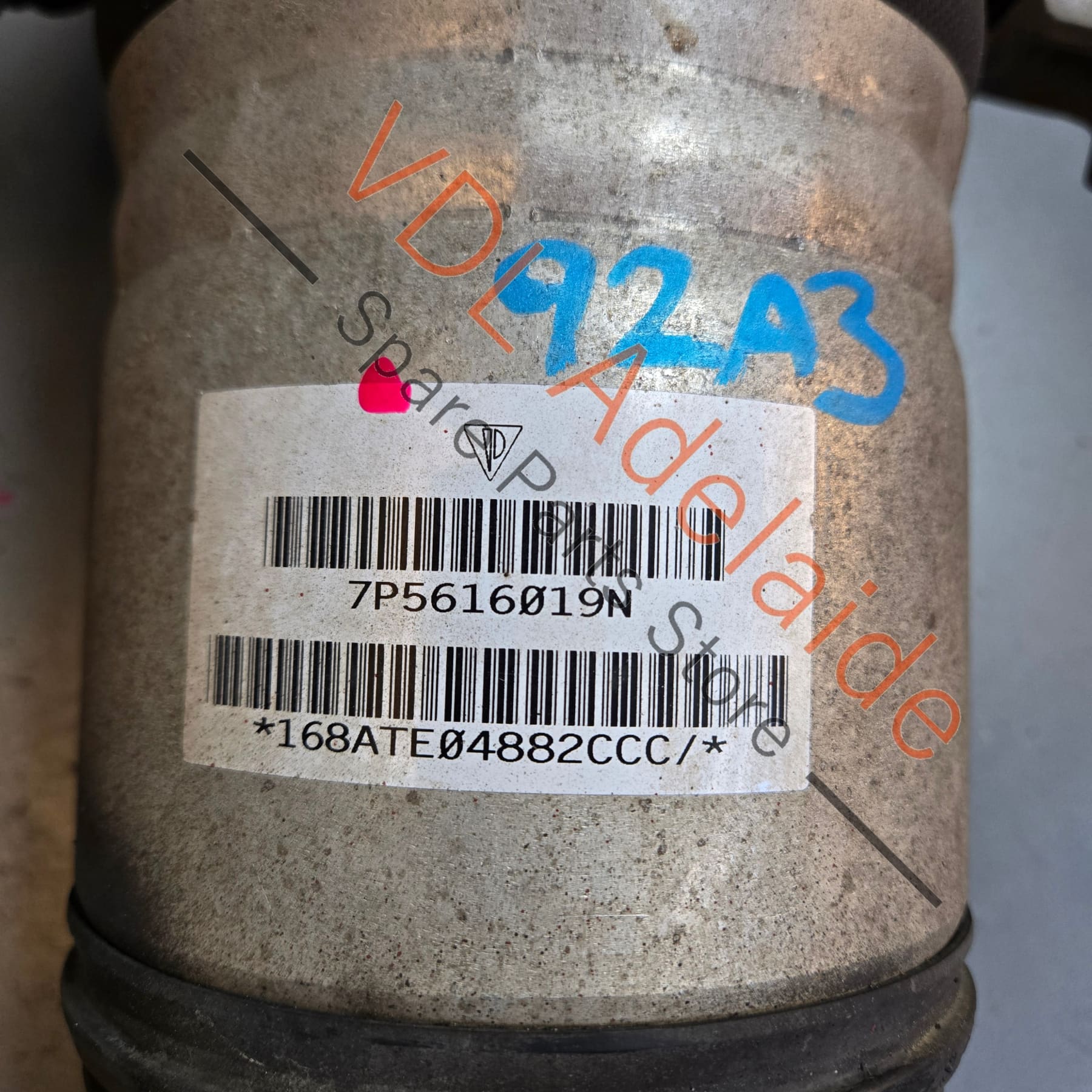 Porsche Cayenne 958 Left Rear Air Suspension Strut Shock Absorber 7P5616019N 95835801908 - Image 2