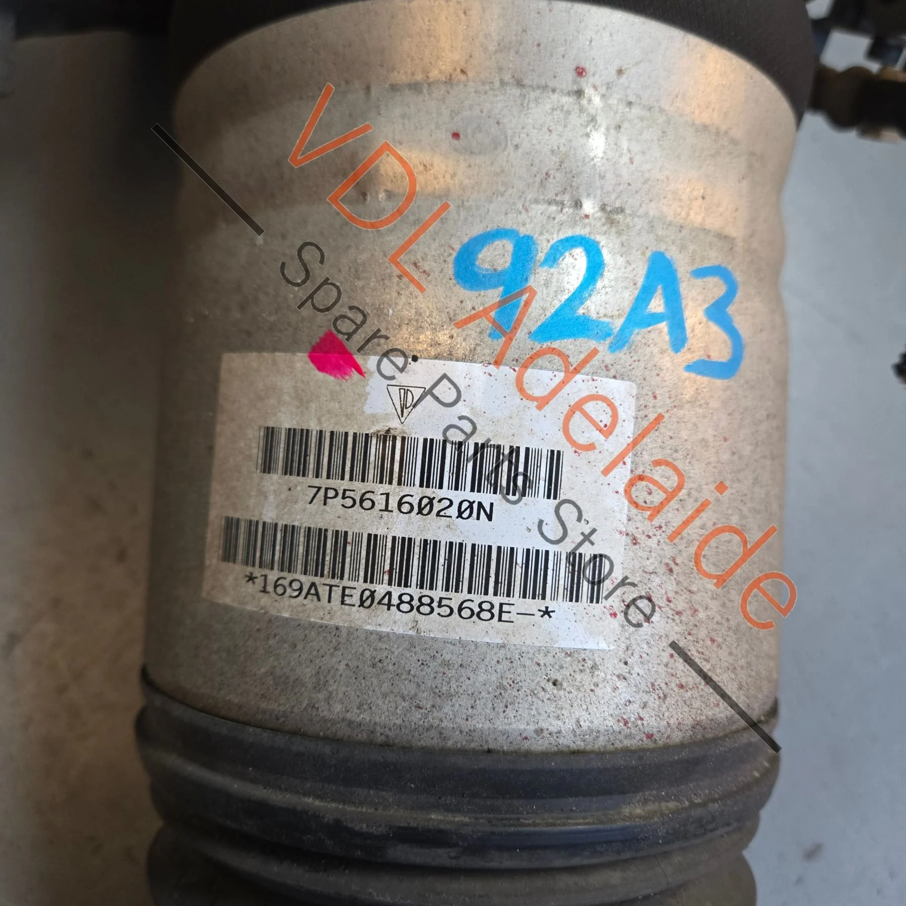 Porsche Cayenne 958 Right Rear Air Suspension Strut Shock Absorber 7P5616020N 95835802008 - Image 2