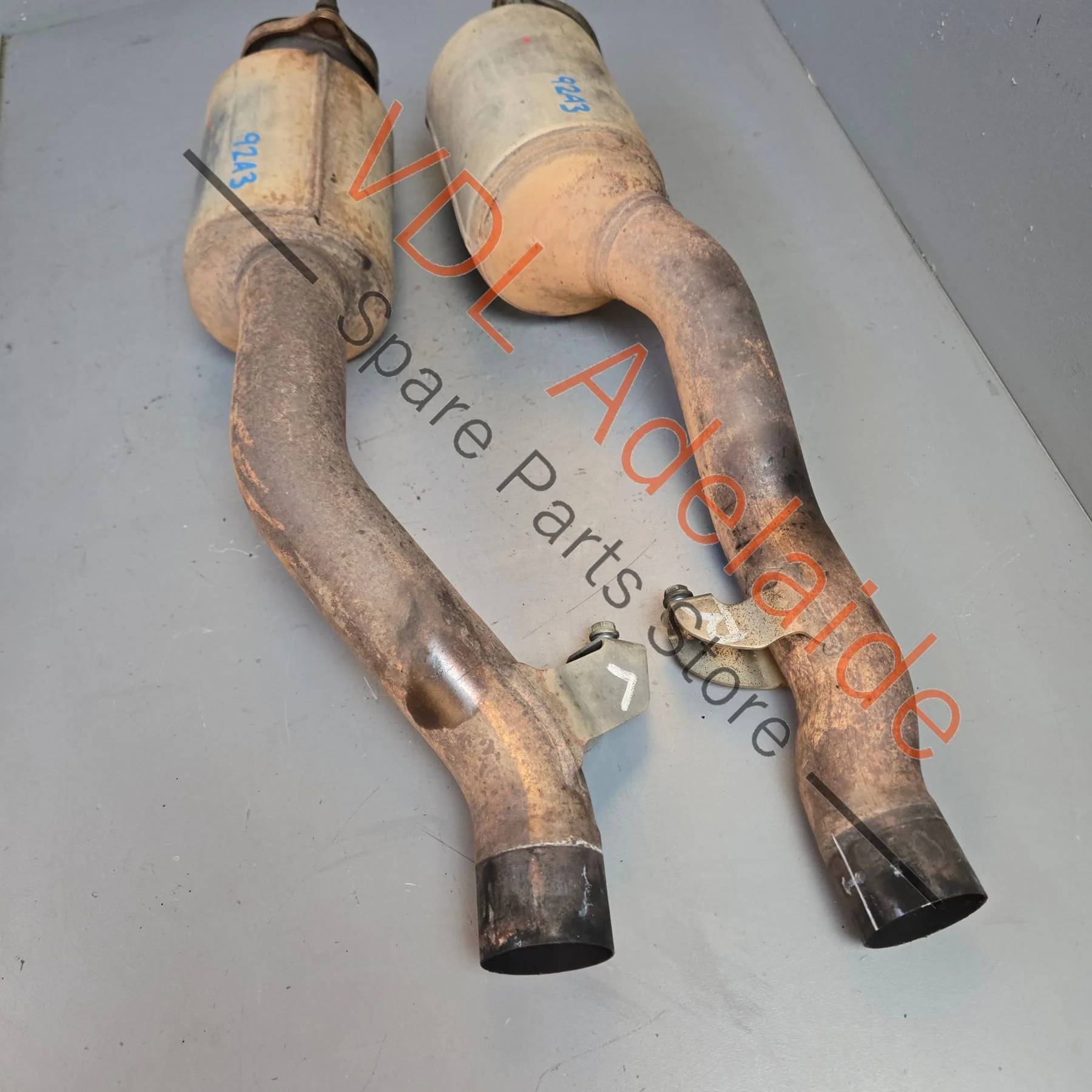 Porsche Cayenne Hybrid 3.0 V6 Muffler Silencer Exhaust Set Left & Right 95811302311 95811302411 - Image 3