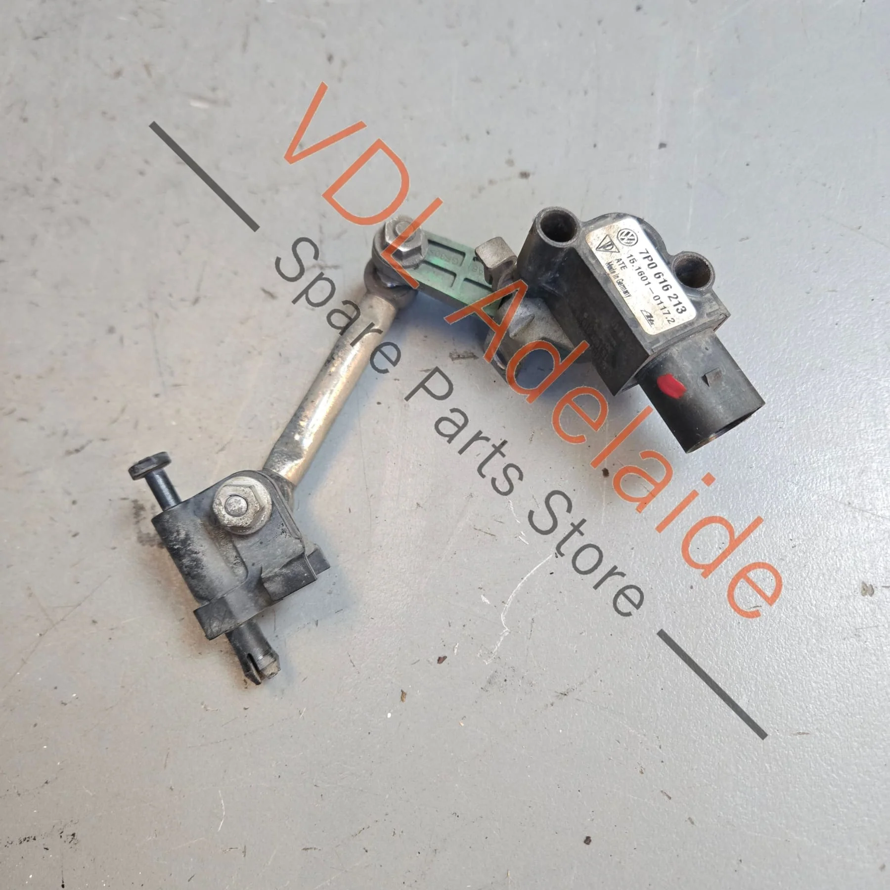 Porsche Cayenne 958 Touareg Suspension Level Sensor Front Left 7P0616213 95834107500 - Image 2