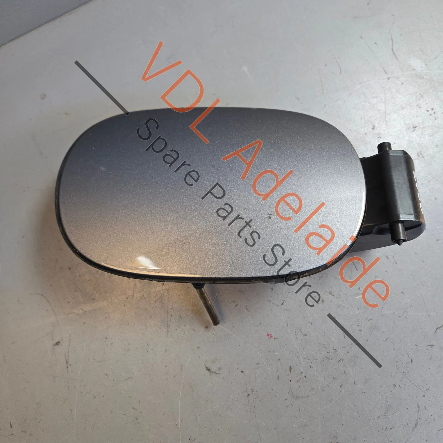 Porsche Cayenne 958 Fuel Door Flap Lid Cap 7P5809857A Meteor Gray Metallic M7W/9Q 95850490900