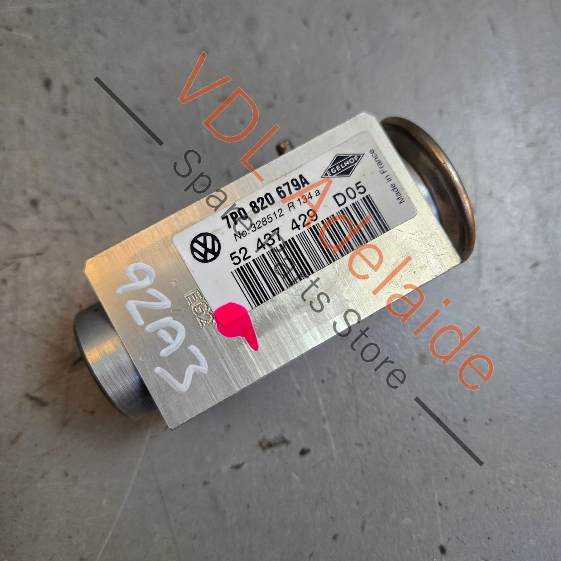 Porsche A/C Refrigerant Expansion Valve 7P0820679A - Image 3
