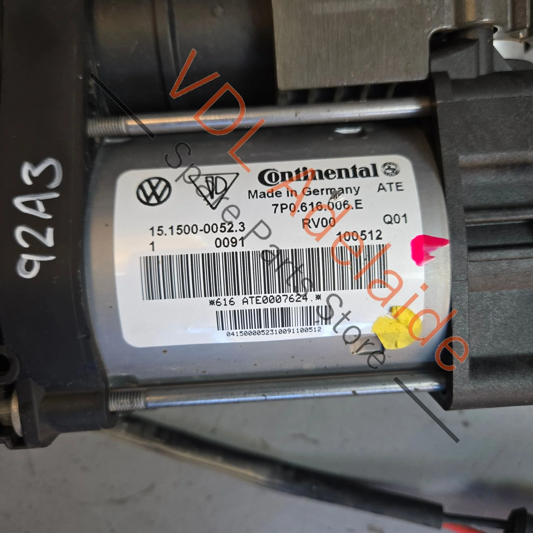 Porsche Cayenne 958 Air Suspension Compressor Pump 958698007A 7P0616006E - Image 2