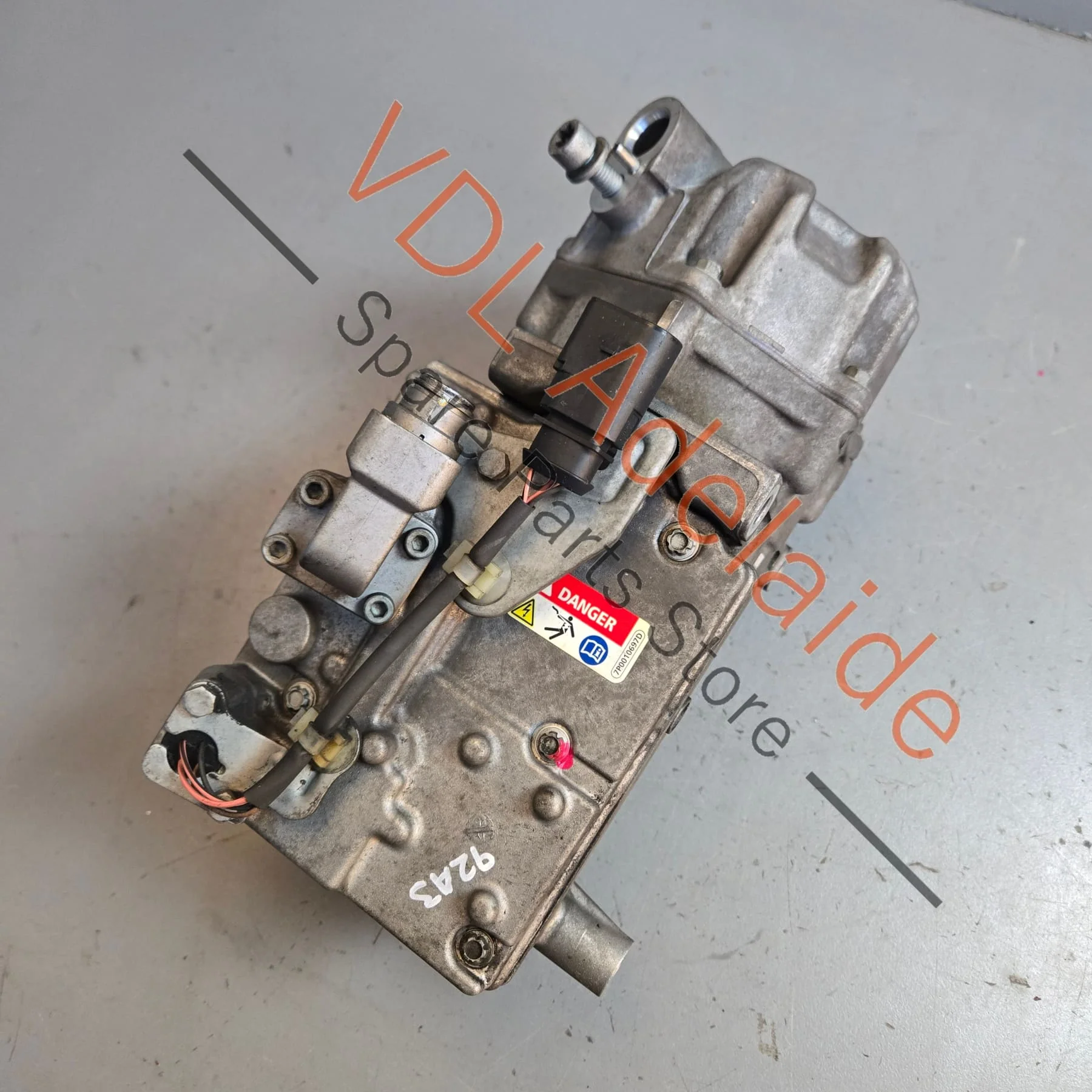 Genuine AC Compressor Porsche Cayenne & Panamera 3.0 HYBRID 95812601102 - Image 7
