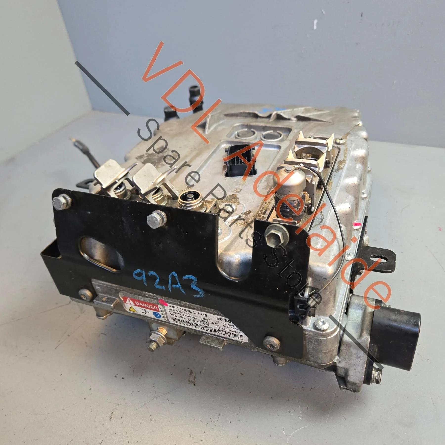 Porsche Cayenne Panamera Hybrid Drive Control Inverter Box 95861806003 7P5907080A - Image 6