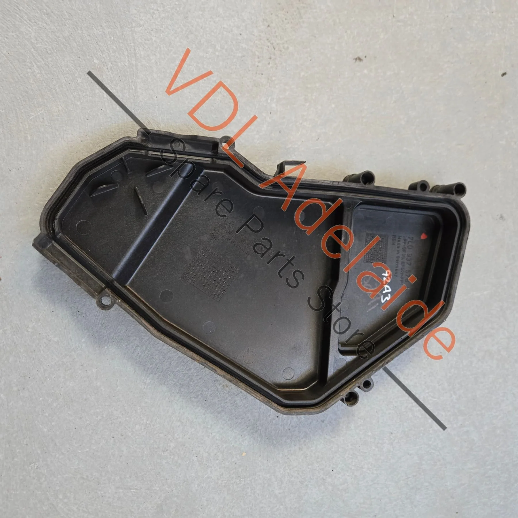 Porsche Cayenne Touareg Q7 Engine Bay Fuse Panel Cover Lid 7L0937576A - Image 2