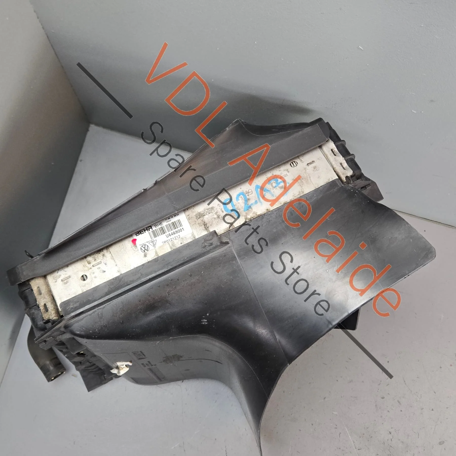 Porsche Cayenne 92A 958 Right side Additional Radiator with air guides 95810621200 7P0121212 - Image 3