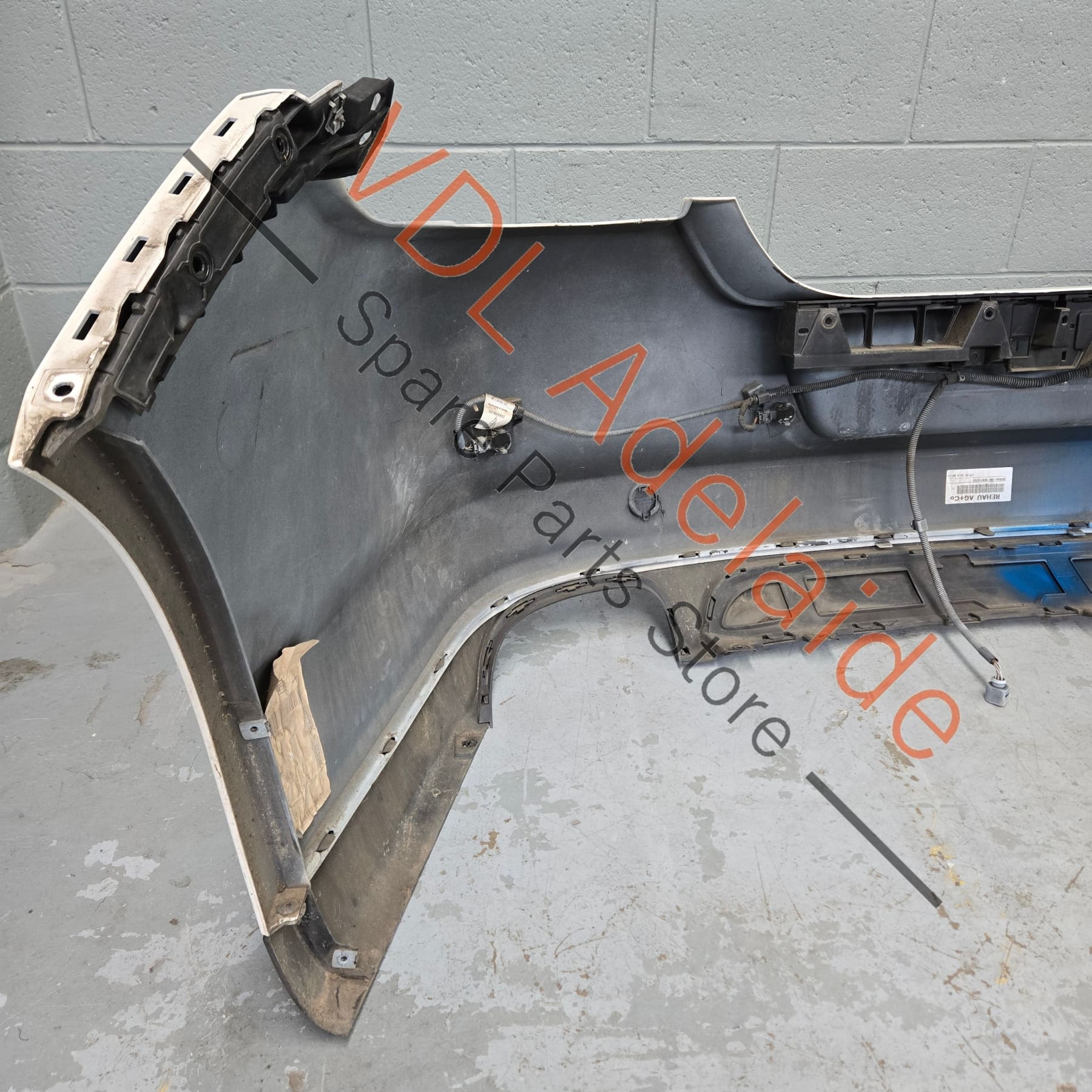 Porsche Panamera 970 Rear Bumper Assembly & Diffuser 97050595100 97050561105 1E0 Carrara White B9A / B4 - Image 9