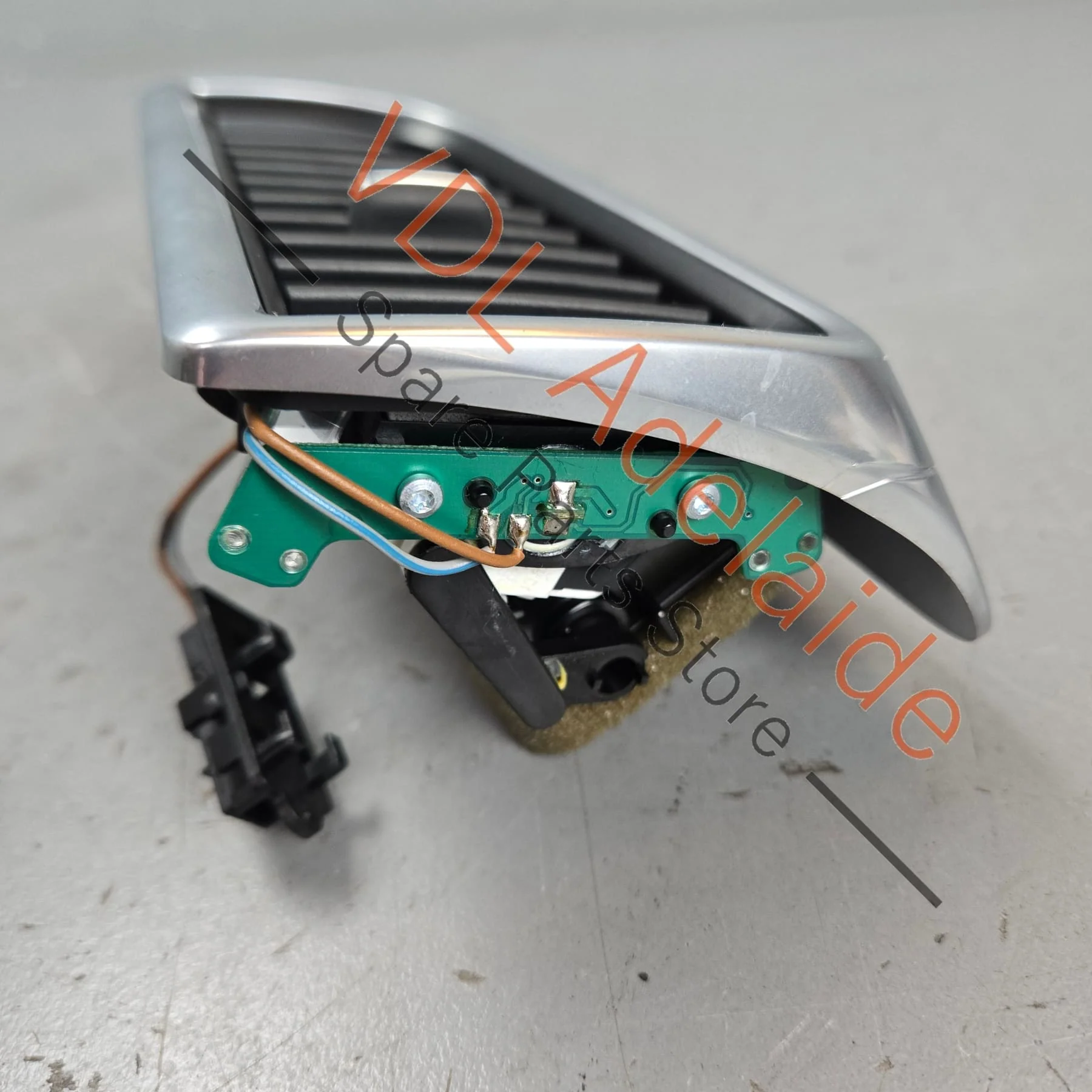 Porsche Panamera 970 Left Side B Pillar Air Vent 97055535101 DAP - Image 6