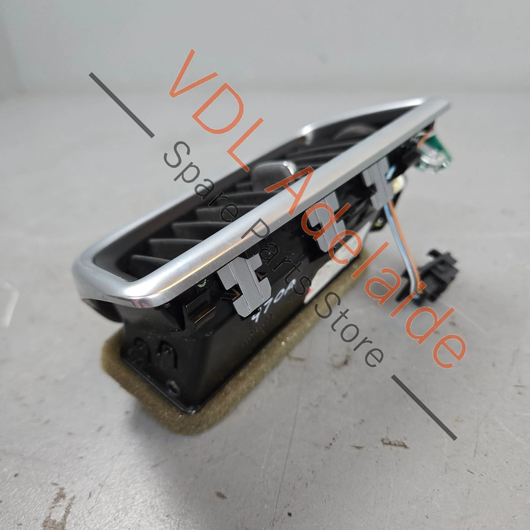 Porsche Panamera 970 Left Side B Pillar Air Vent 97055535101 DAP - Image 7