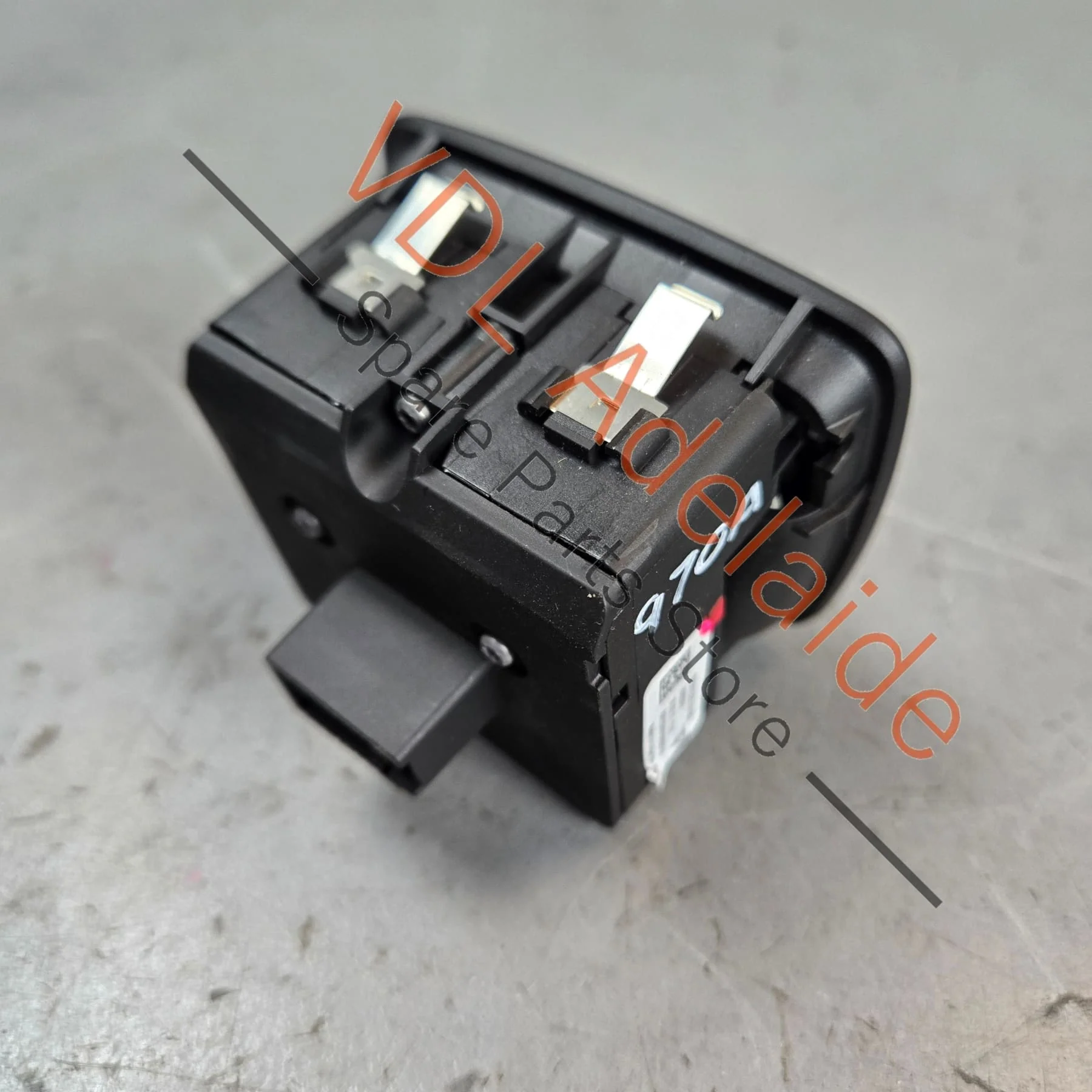 Porsche Panamera 970 Park Brake Switch Button 97061325103 5Q0 - Image 3