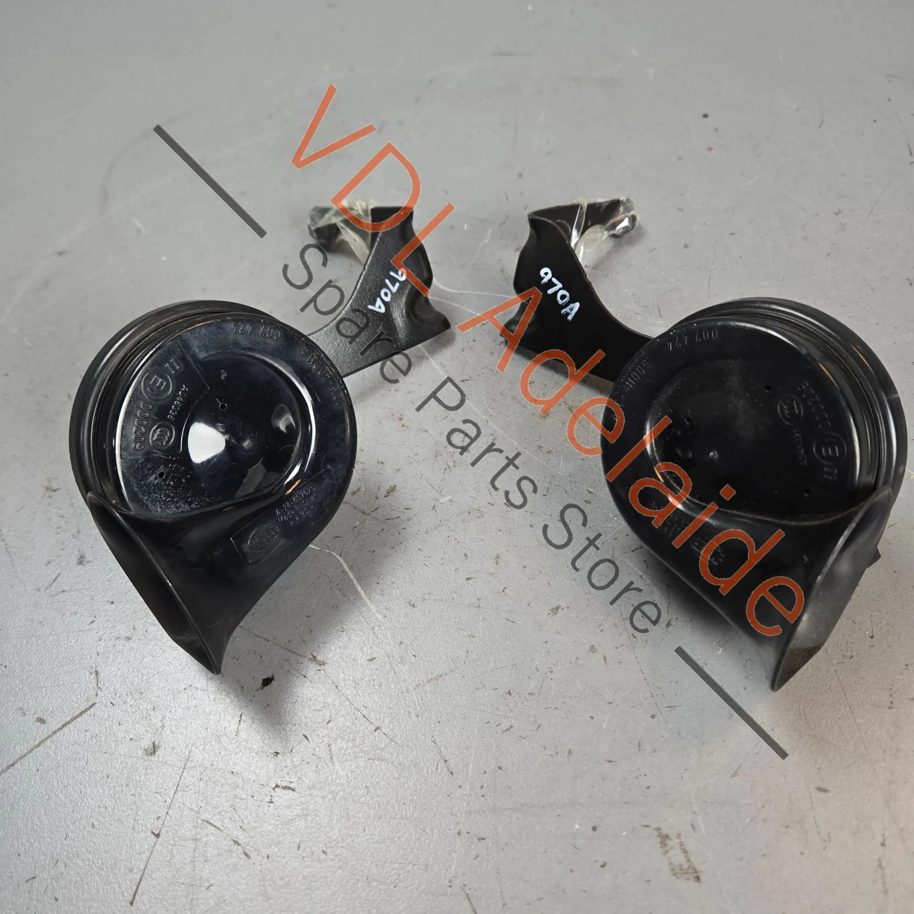 Porsche Panamera 970 Pair of Horns High & Low Tone 97063502100 97063502200 - Image 2
